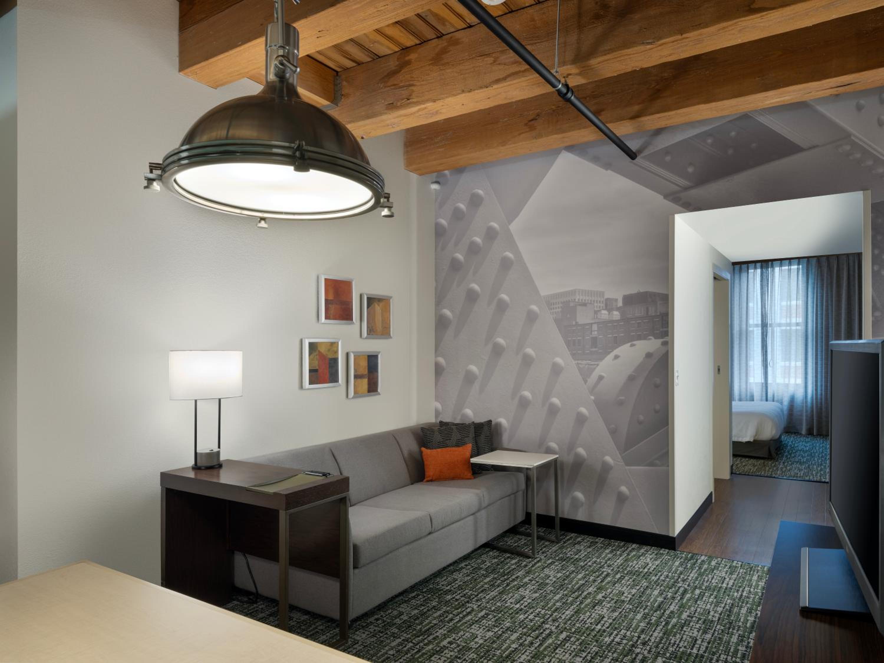 King Studio with Sofa Bed - Hearing Accessible