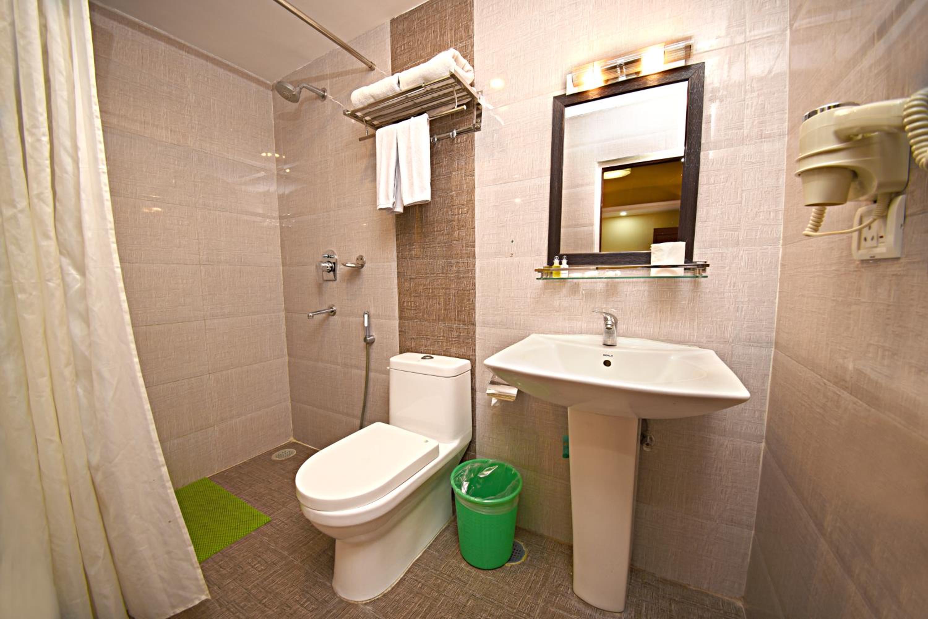 Deluxe Double or Twin Room with Balcony - Free Airport Pickup