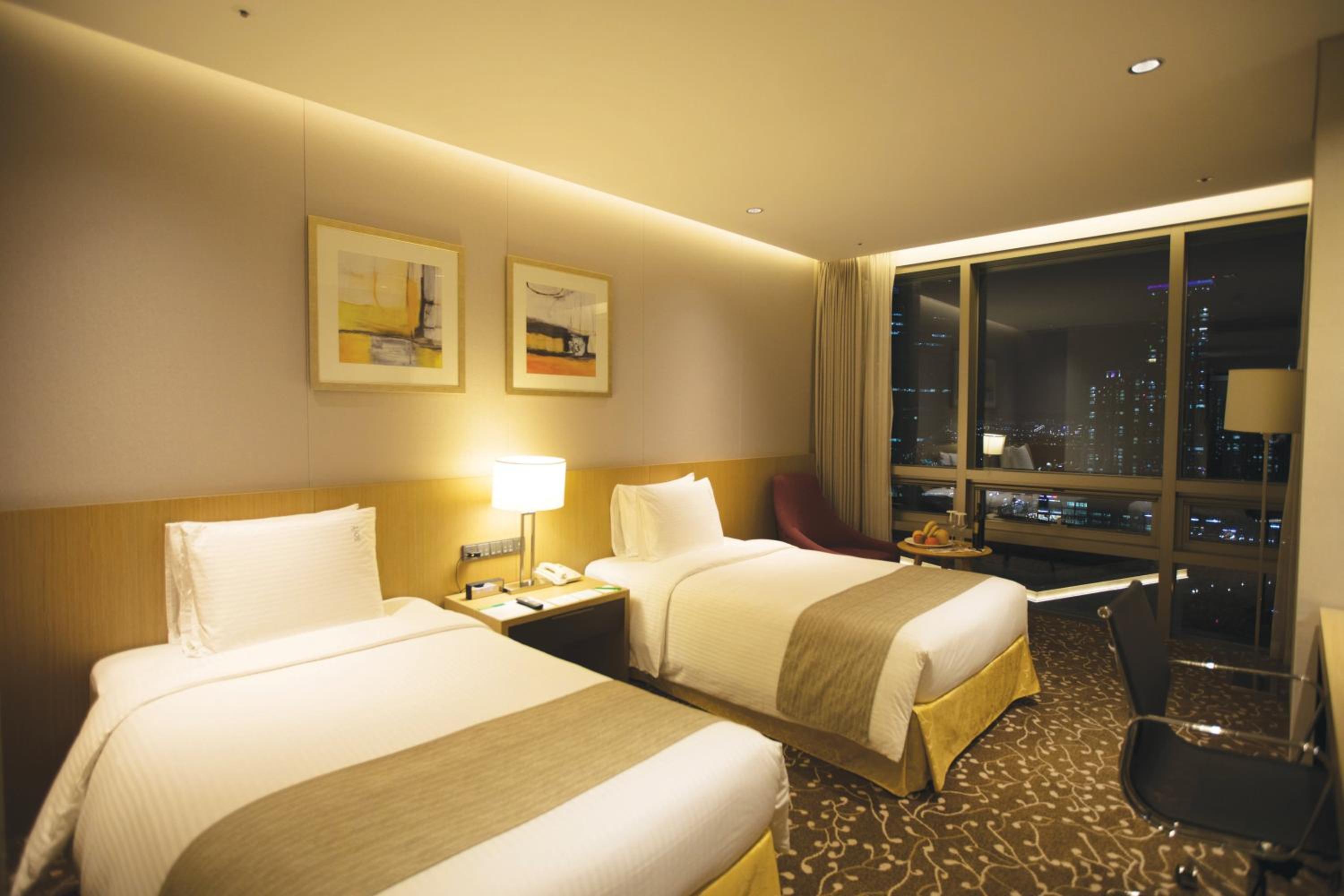 Premium Twin Room - High Floor