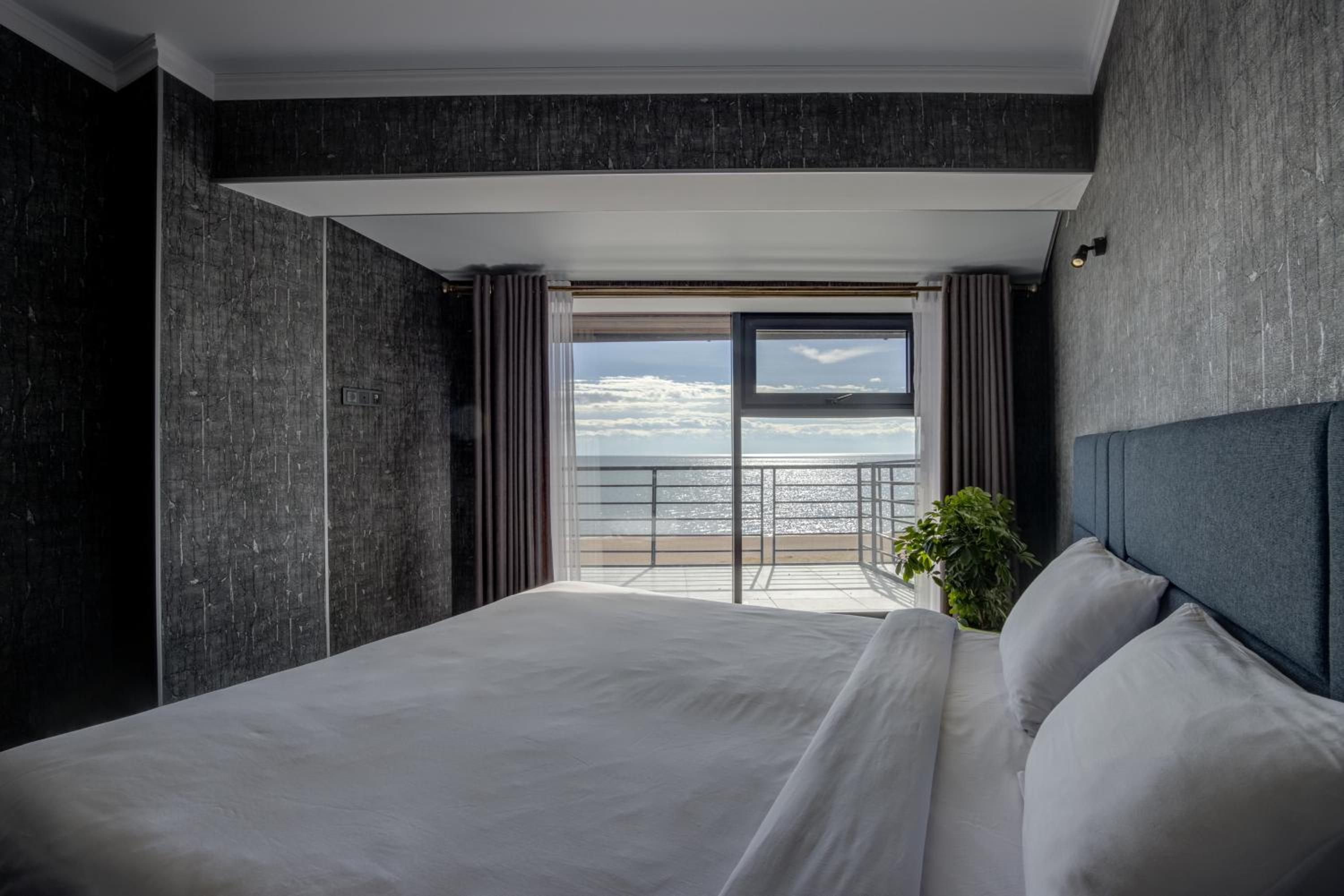 Double Room With Balcony And Sea View