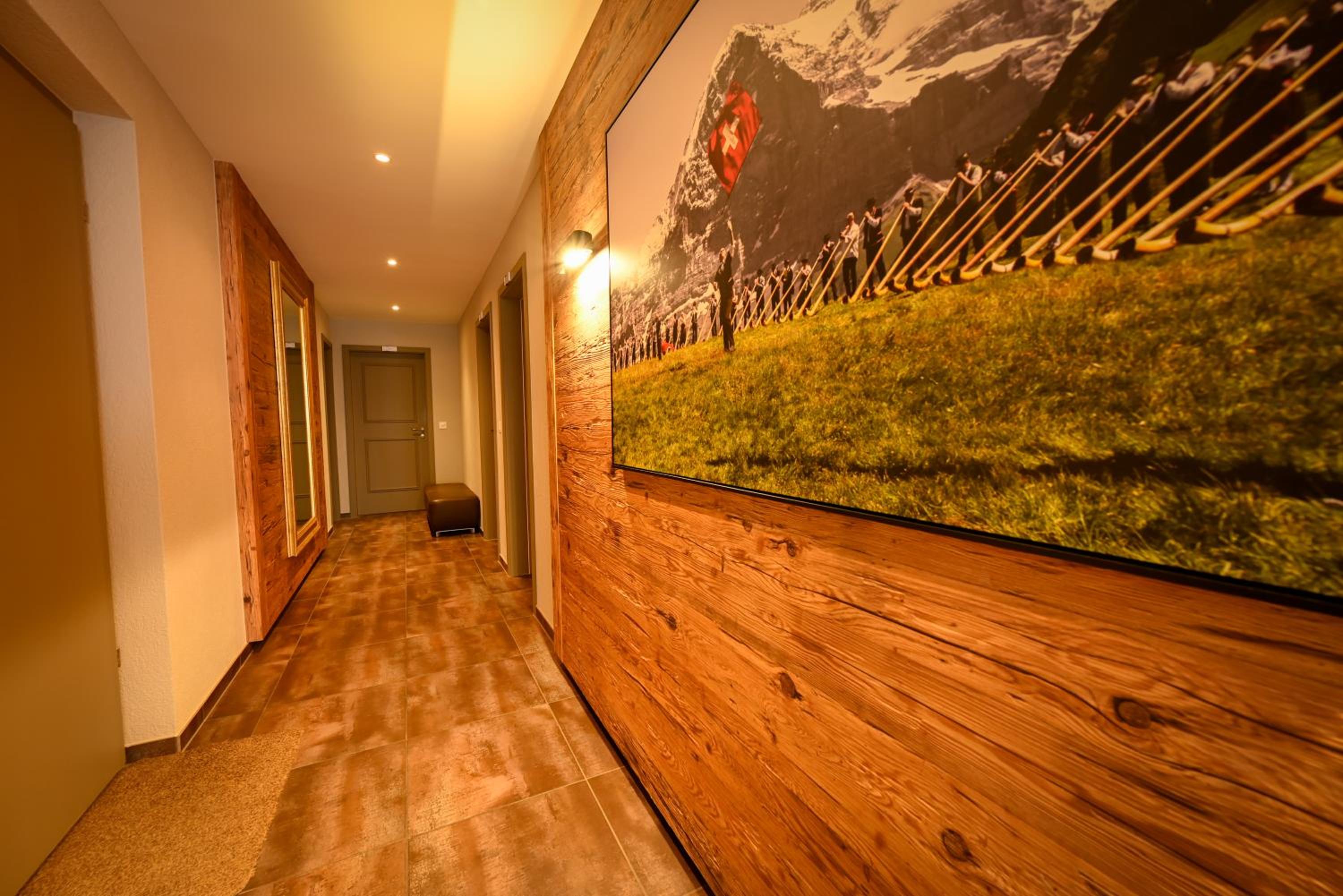 Superior Three-Bedroom Suite with Eiger view