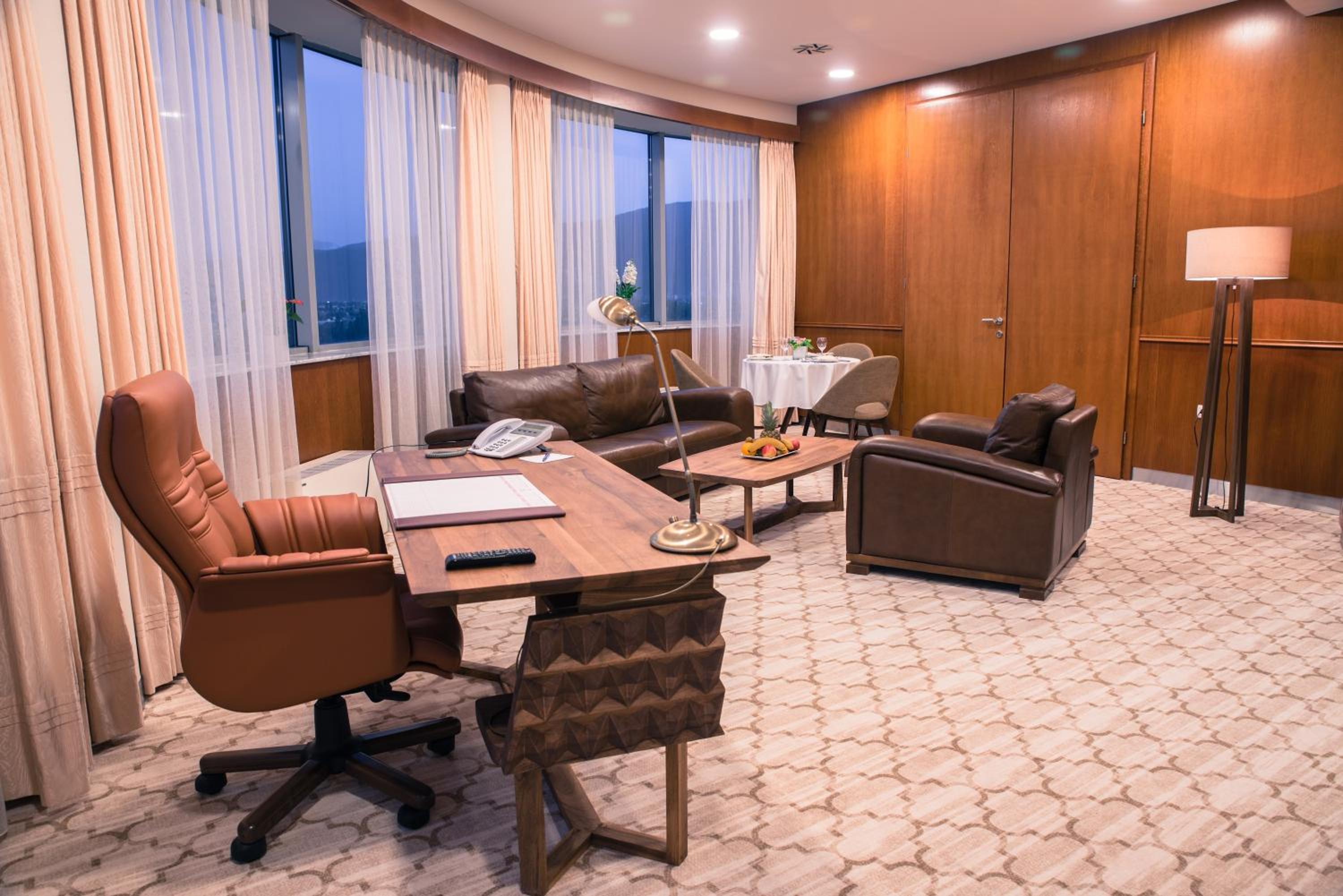 Deluxe Suite