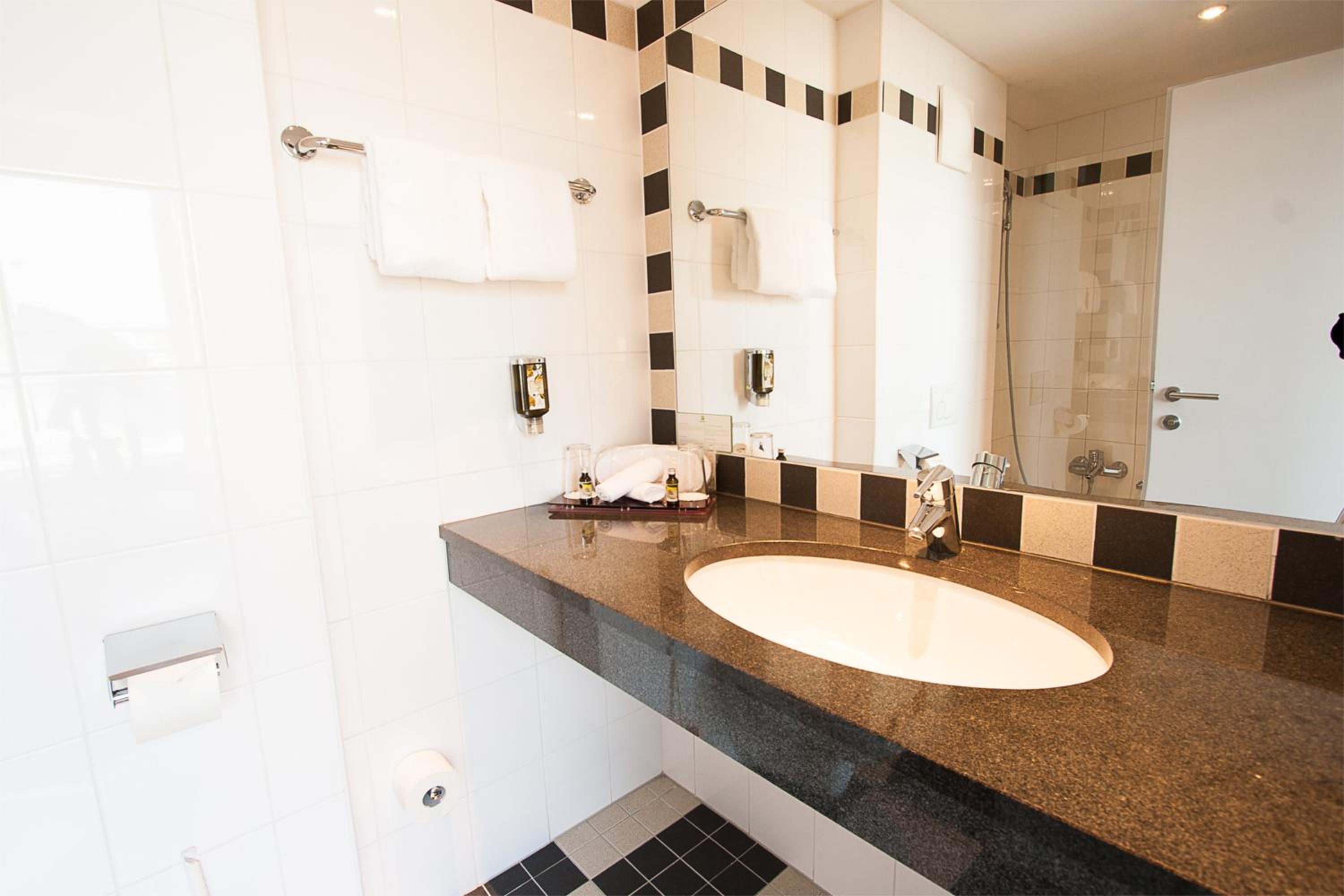 King Room with Mountain View - Non-Smoking