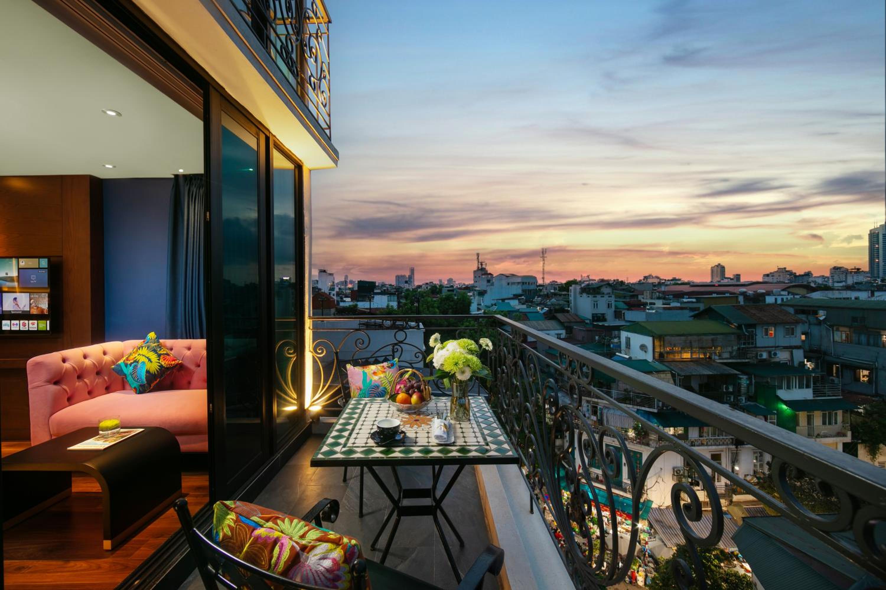 Aurora Terrace Suite 