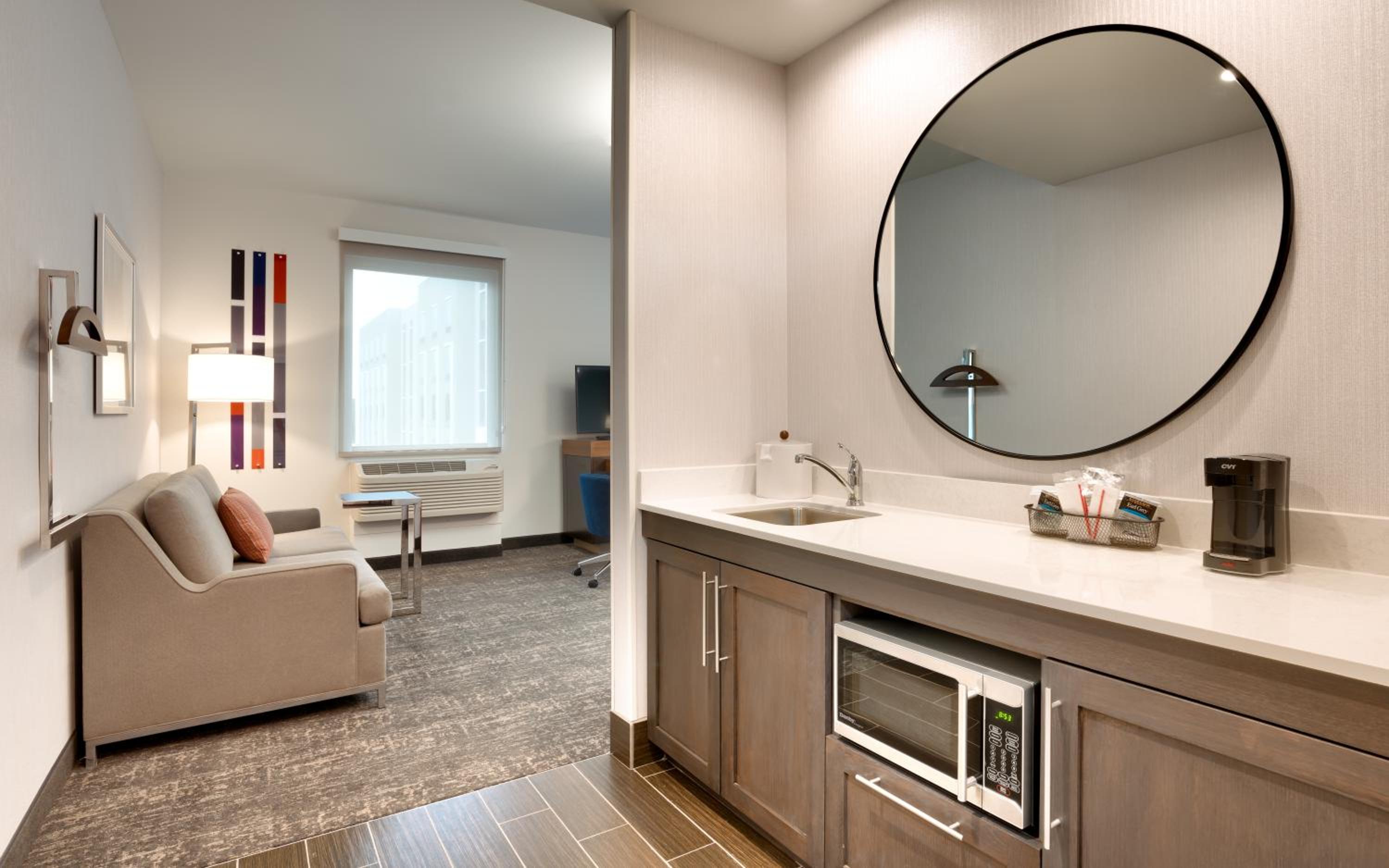 King Studio Suite - Hearing Accessible/Non-Smoking