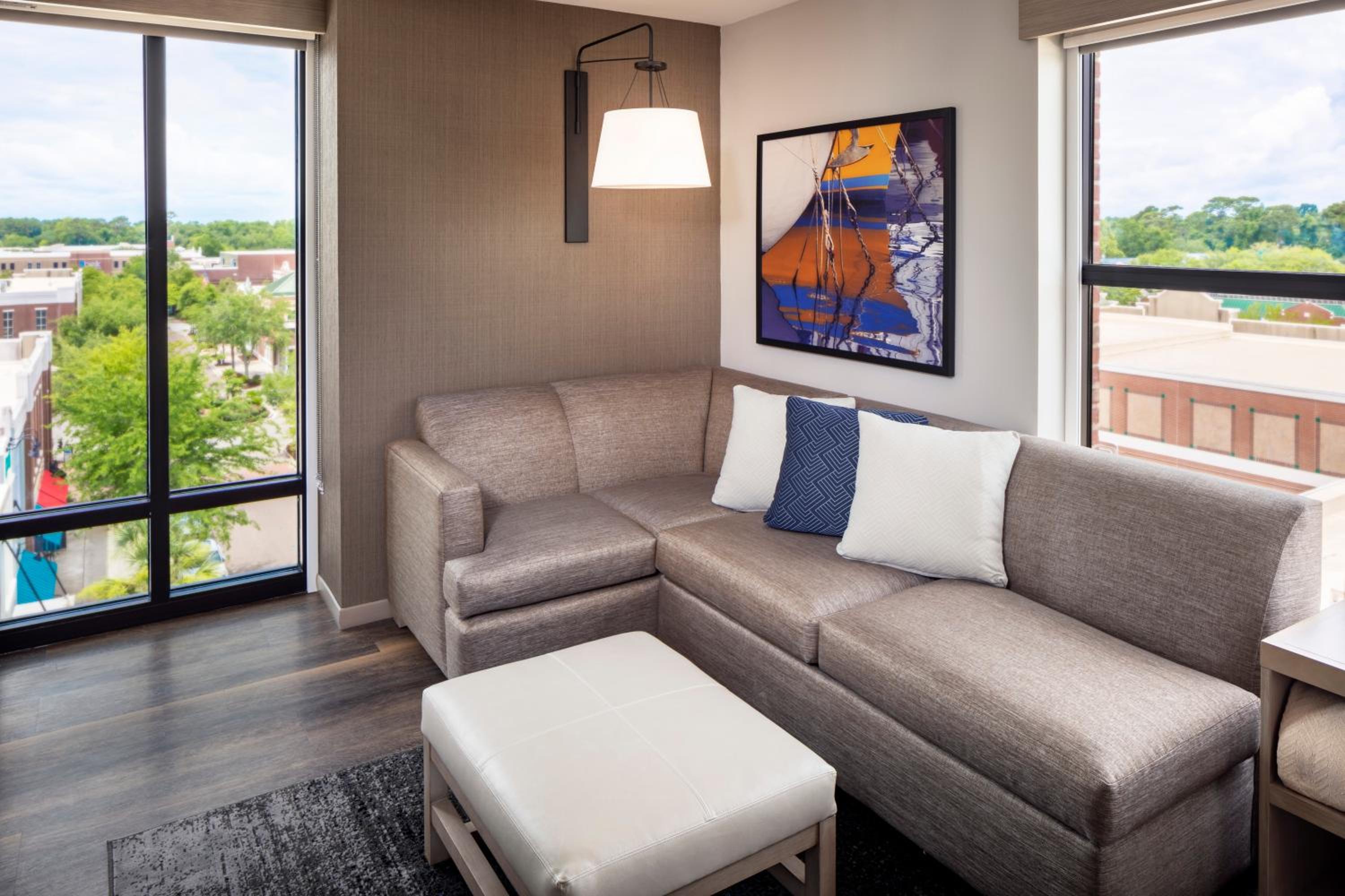 King Room with Shower and Sofa Bed - Disability Access