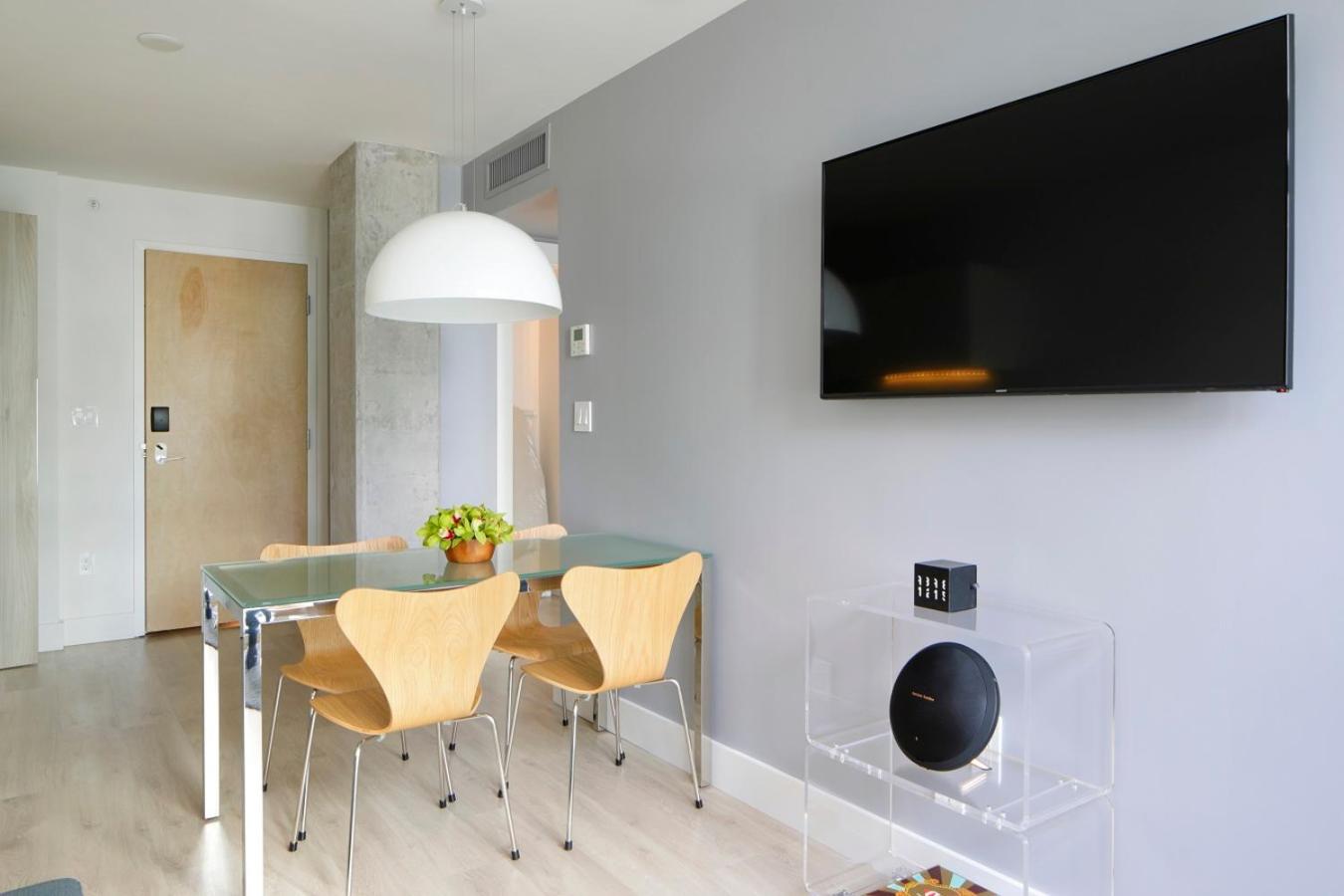 Urban 1 Bedroom Suite - with Kitchenette and Balcony