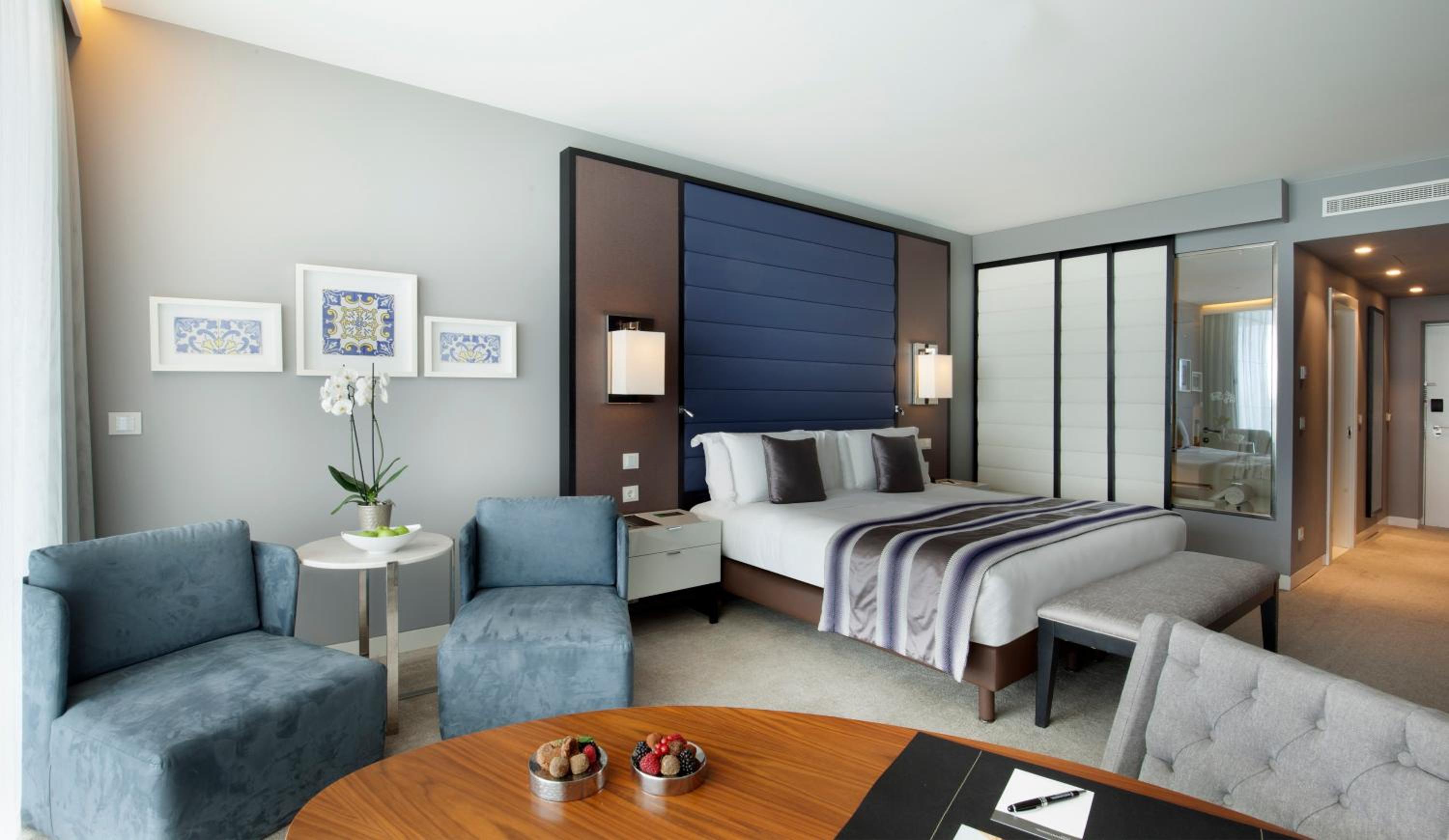 Junior King Suite with Ocean View