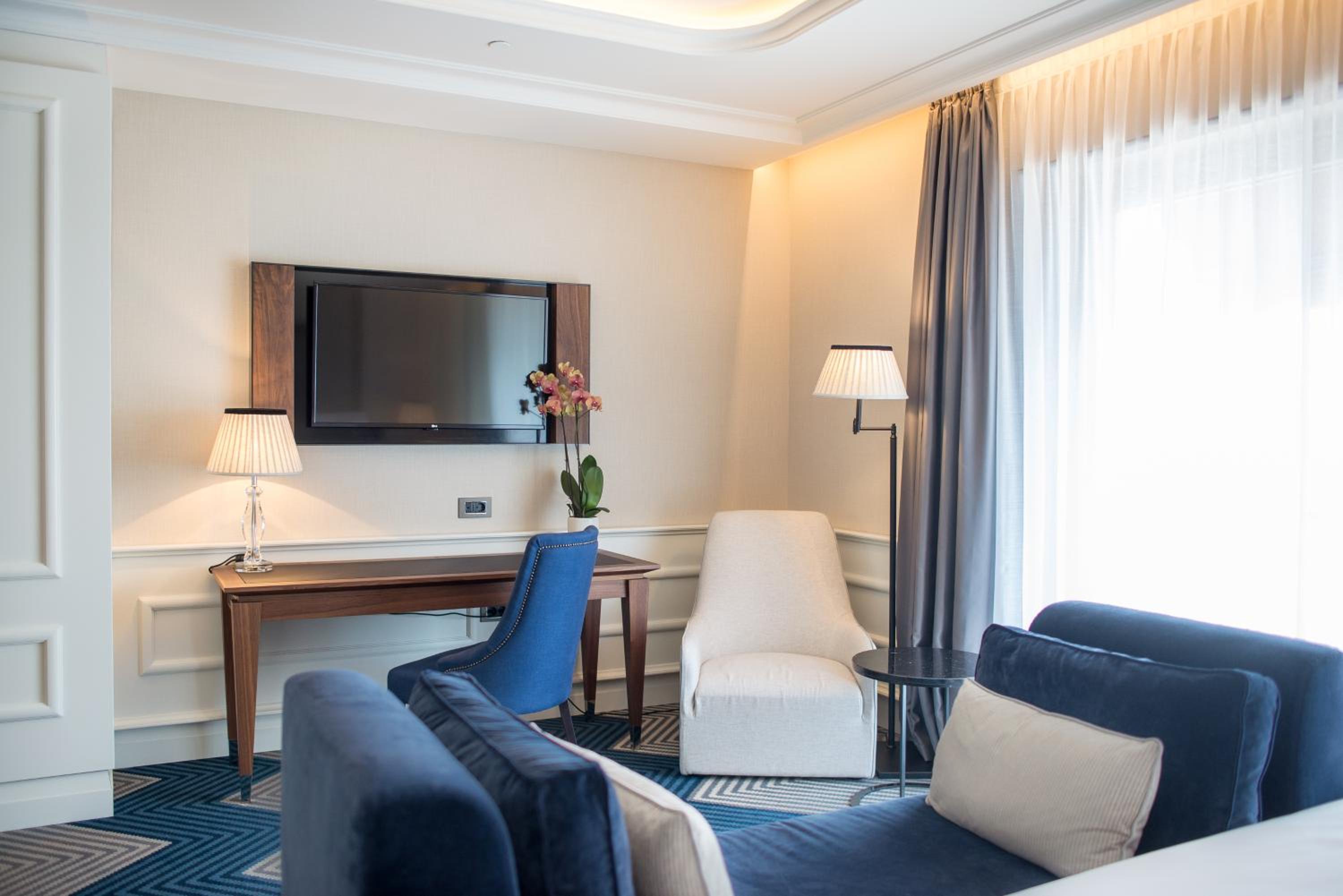 Prestige Double Room with Mountain View