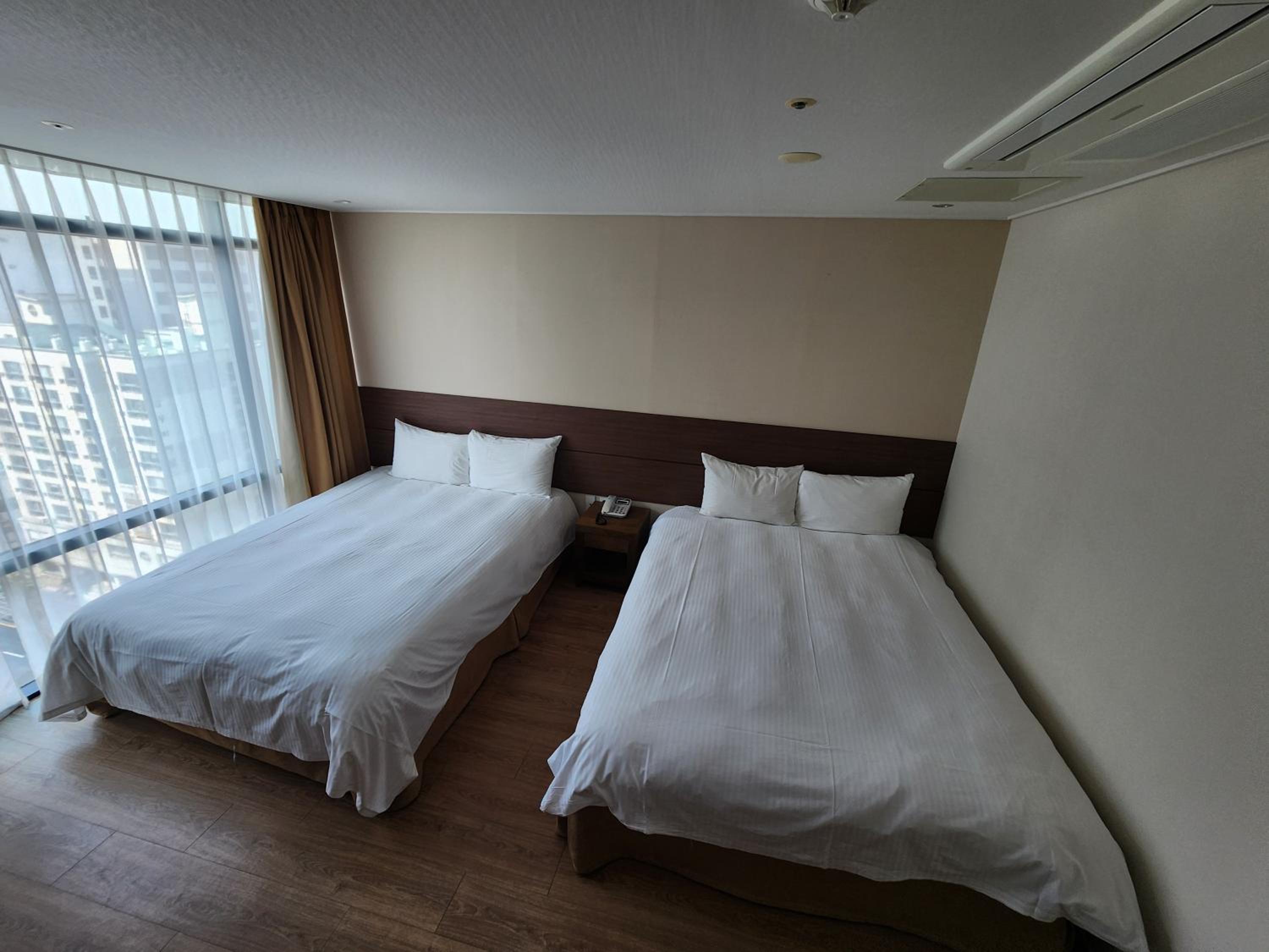 Deluxe Twin Room with Two Double Beds