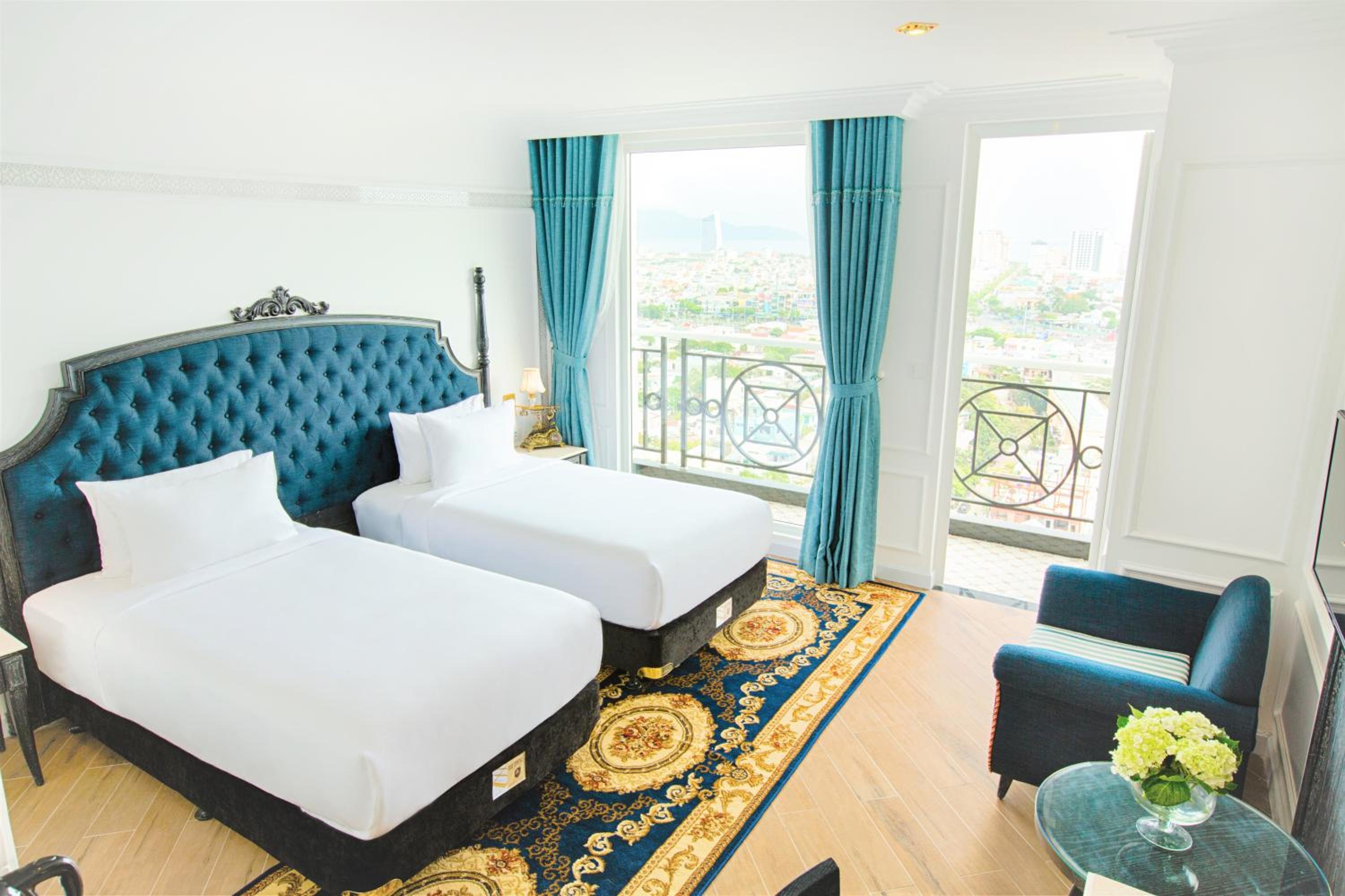 Deluxe Twin Room with Balcony and City View