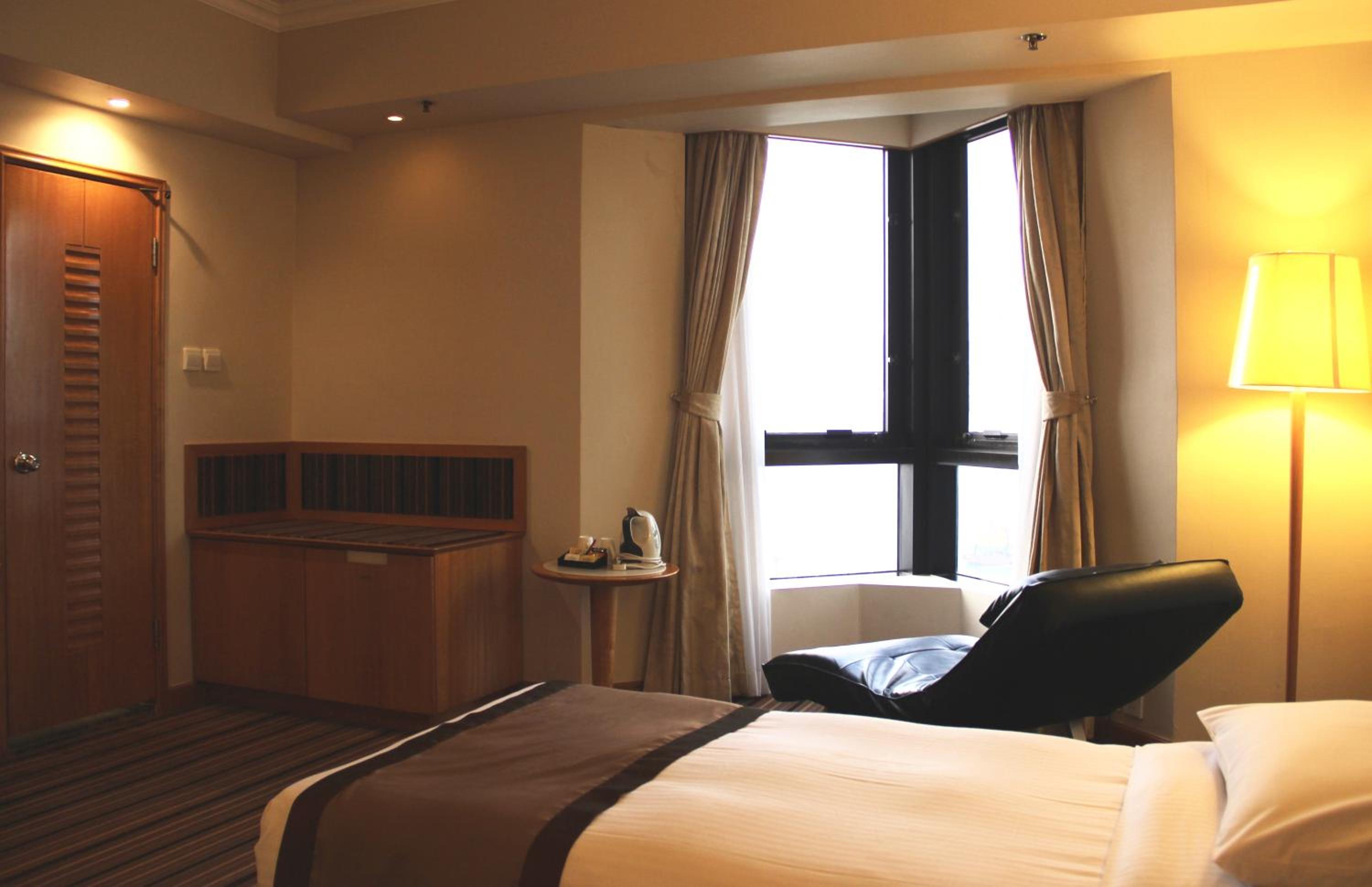 Executive Deluxe Room with Harbor View