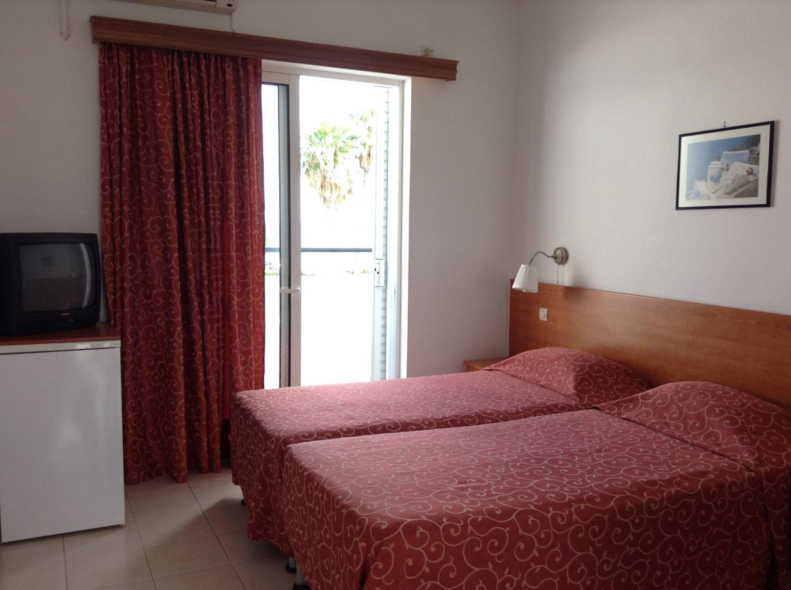 Standard Twin Room with Sea View