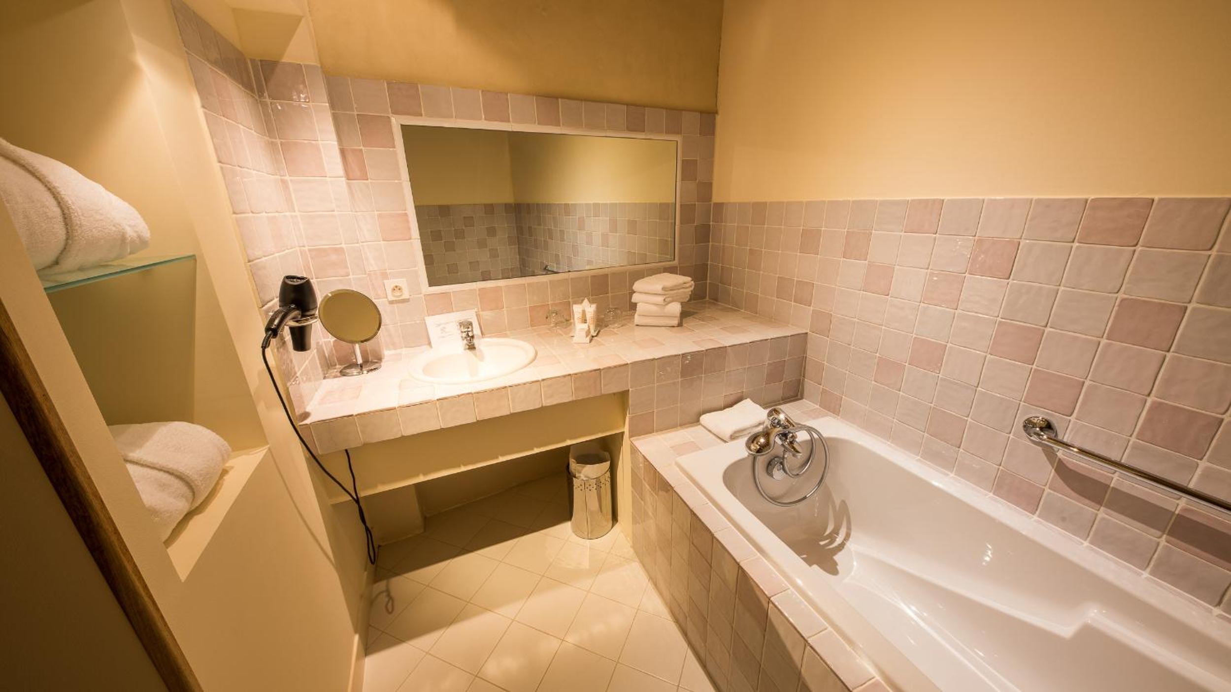 Twin Tradition Room