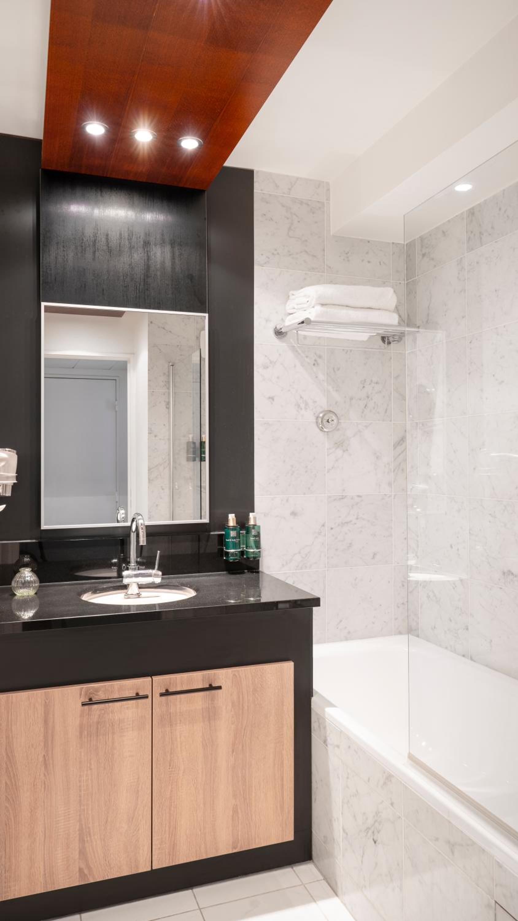  Family One-Bedroom Apartment (4 People)