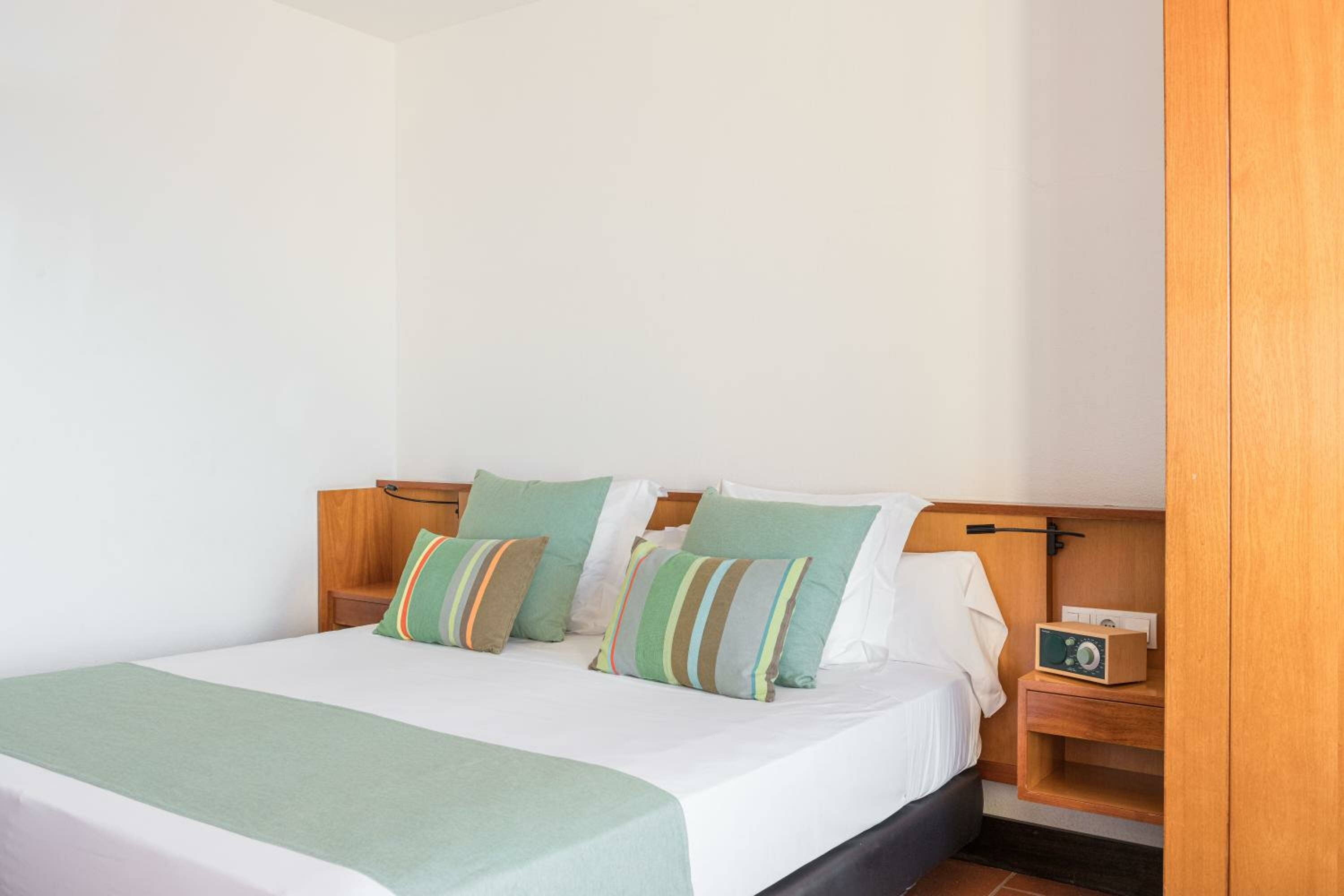 Double Room with Sea View and Extra Bed