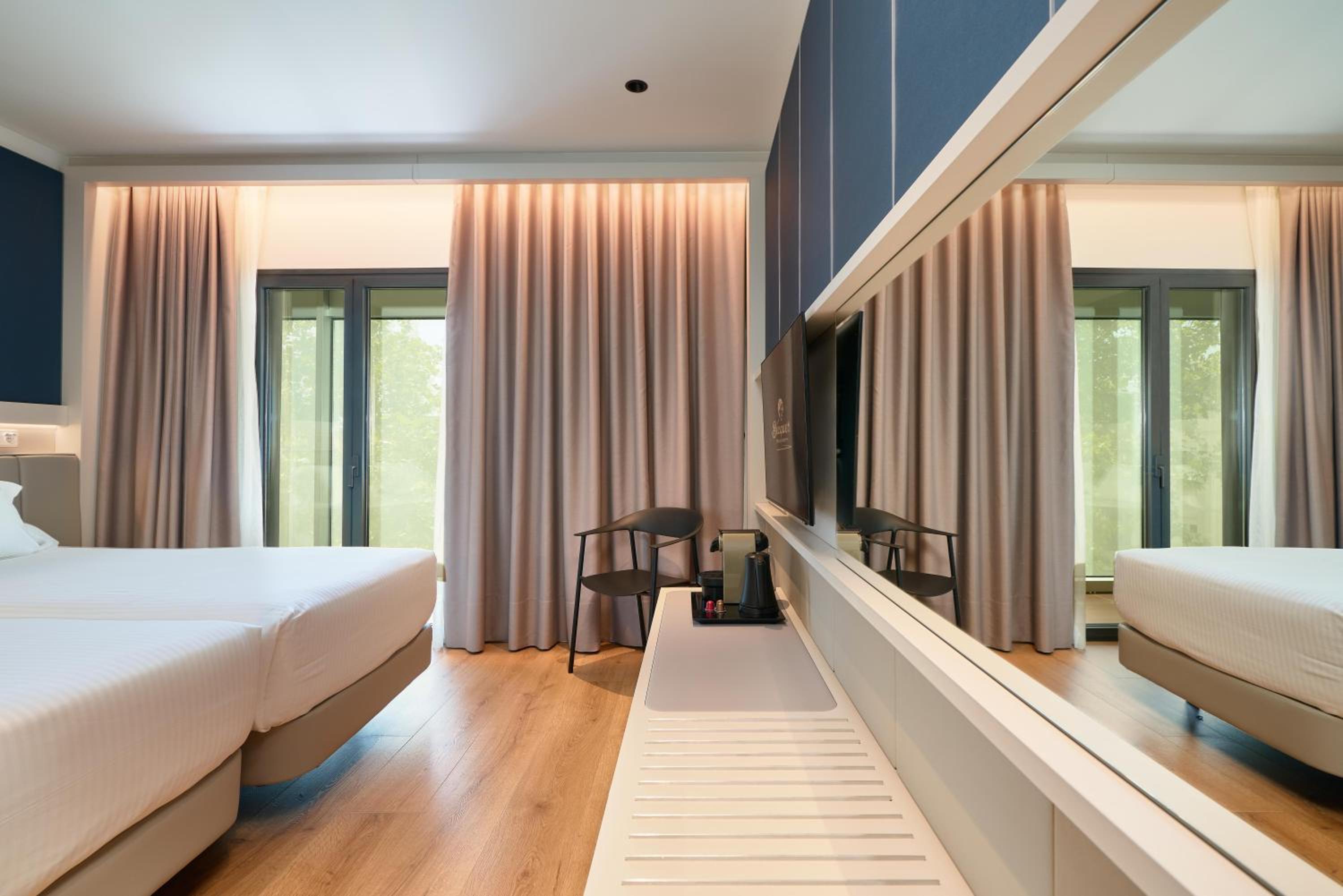 Deluxe Double Room with Balcony