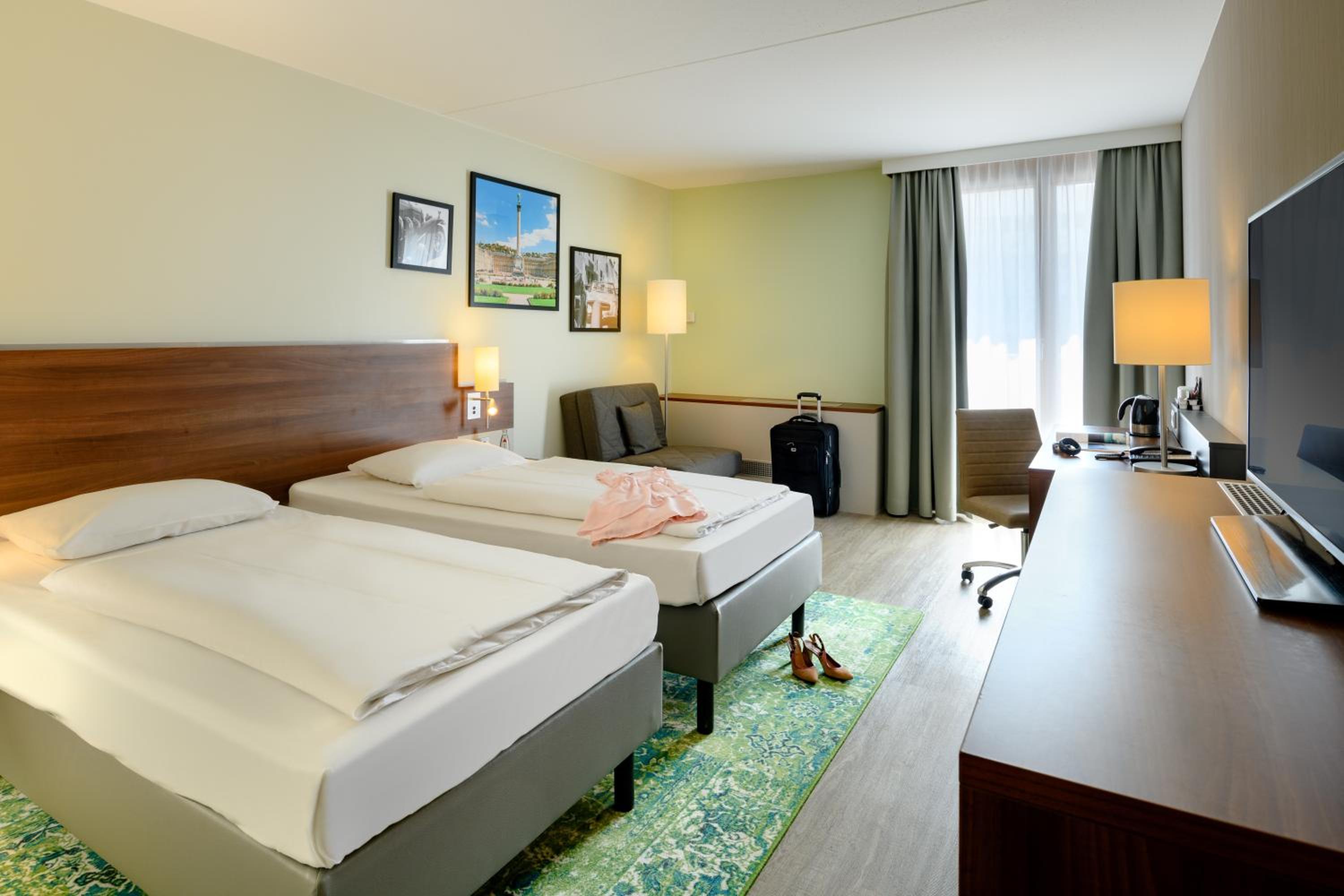 Standard Twin Room with Sofa