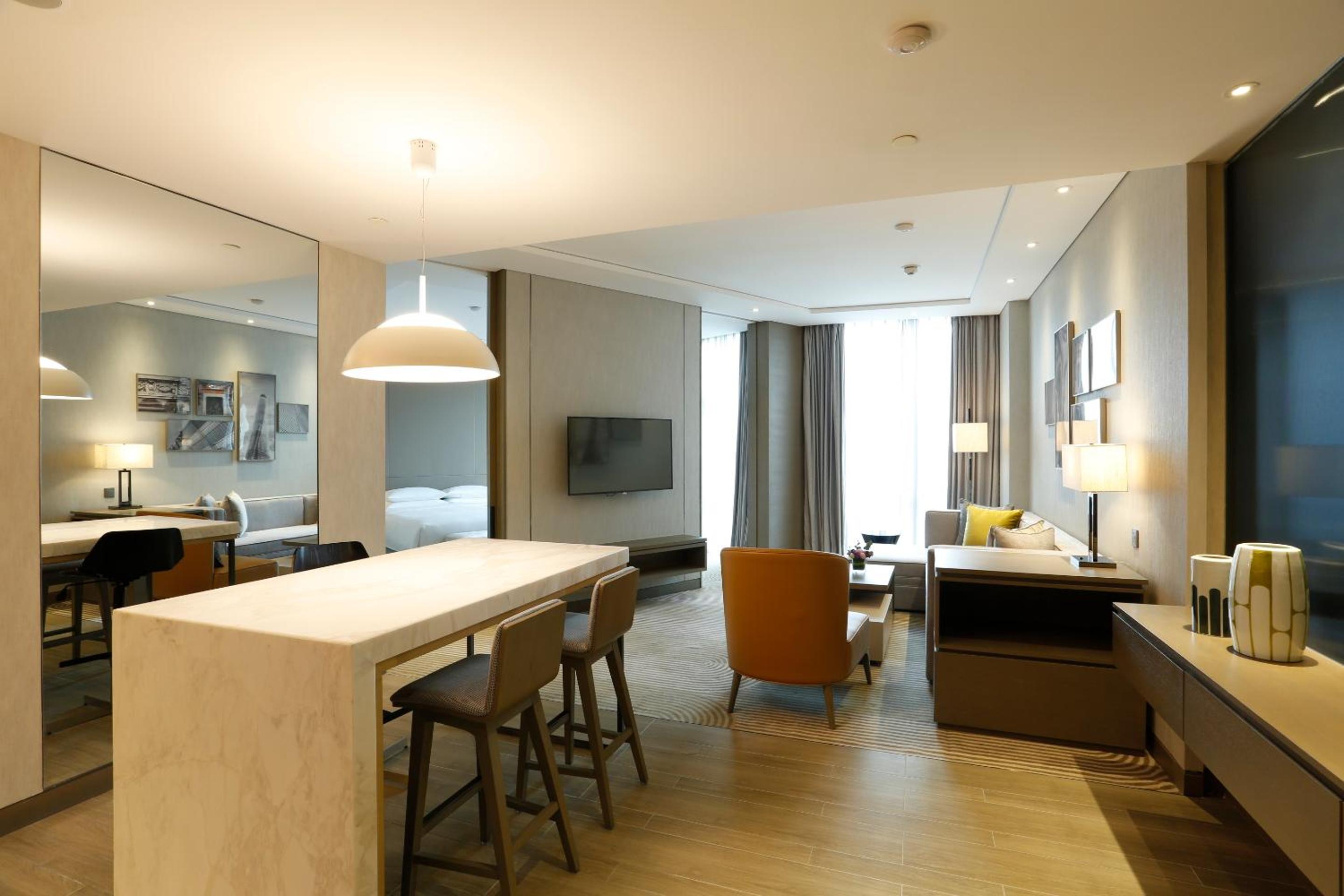 Specialty King Suite with Kitchen 