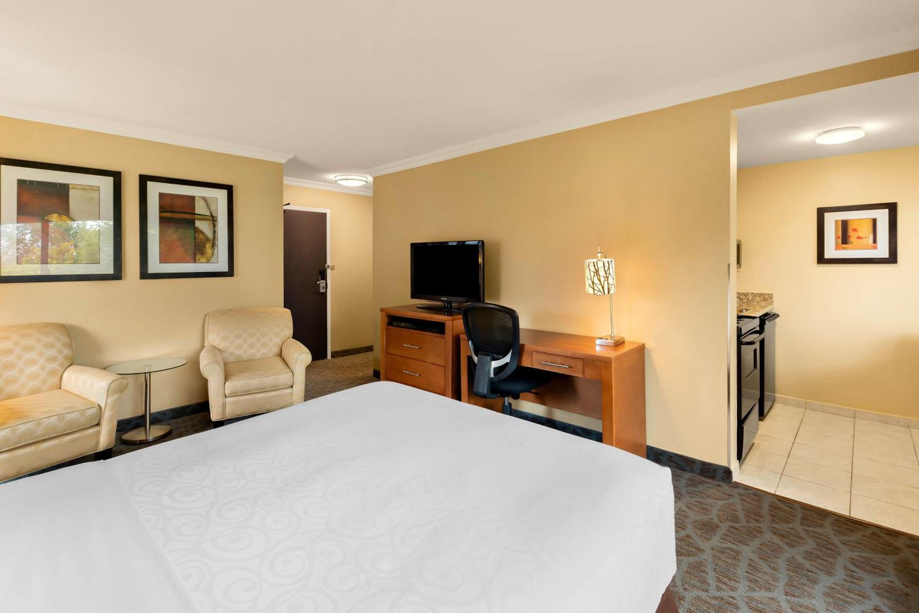 King Room with Ground Floor Patio and Garden View - Non Smoking