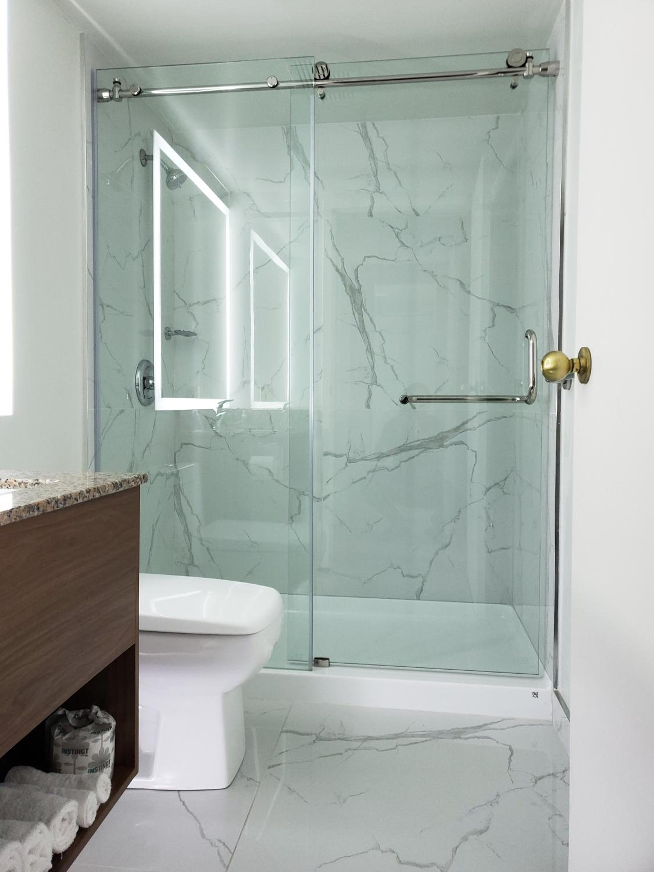 Queen Room - Non-Smoking