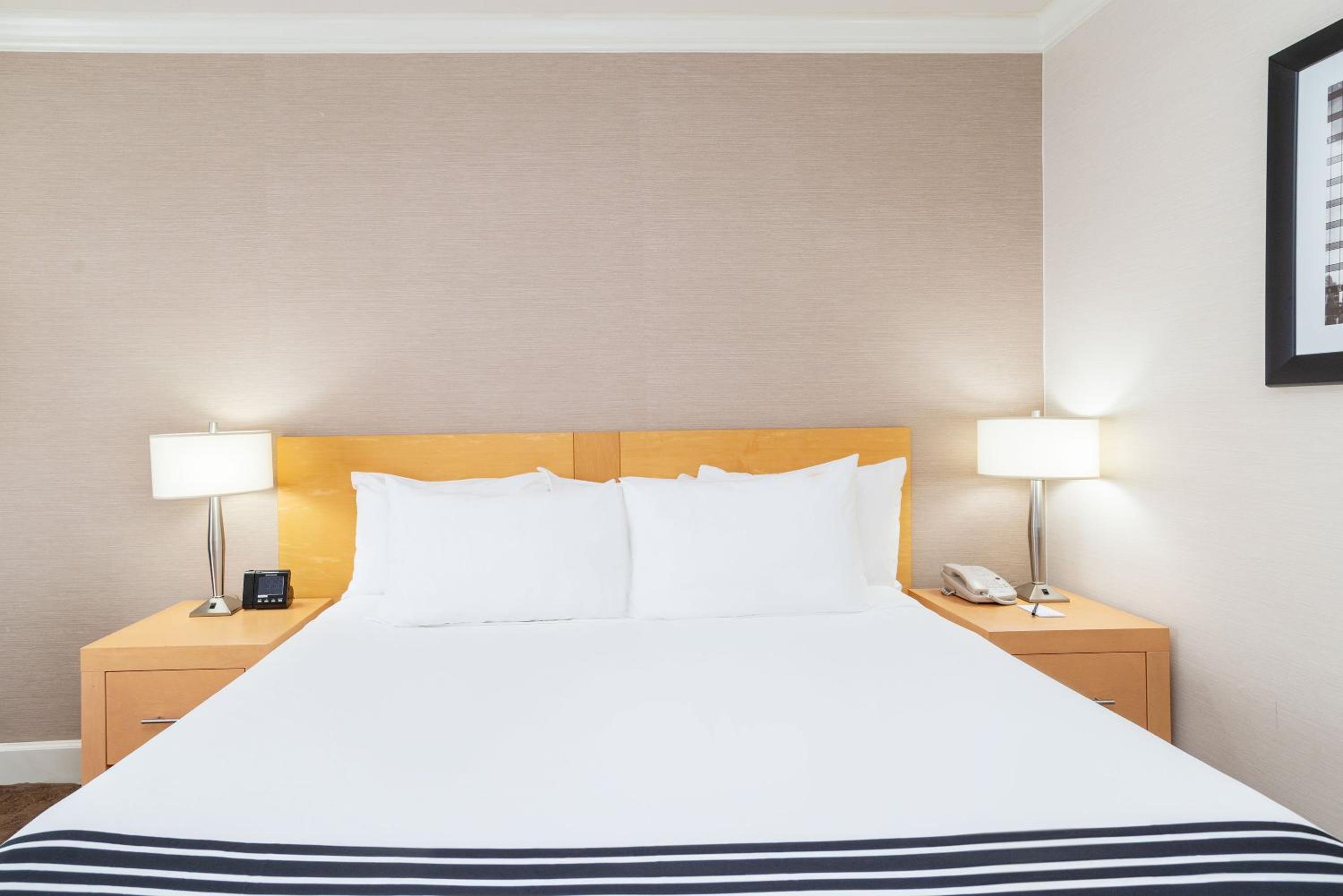 Standard Room, 1 King Bed, Provincial Wing