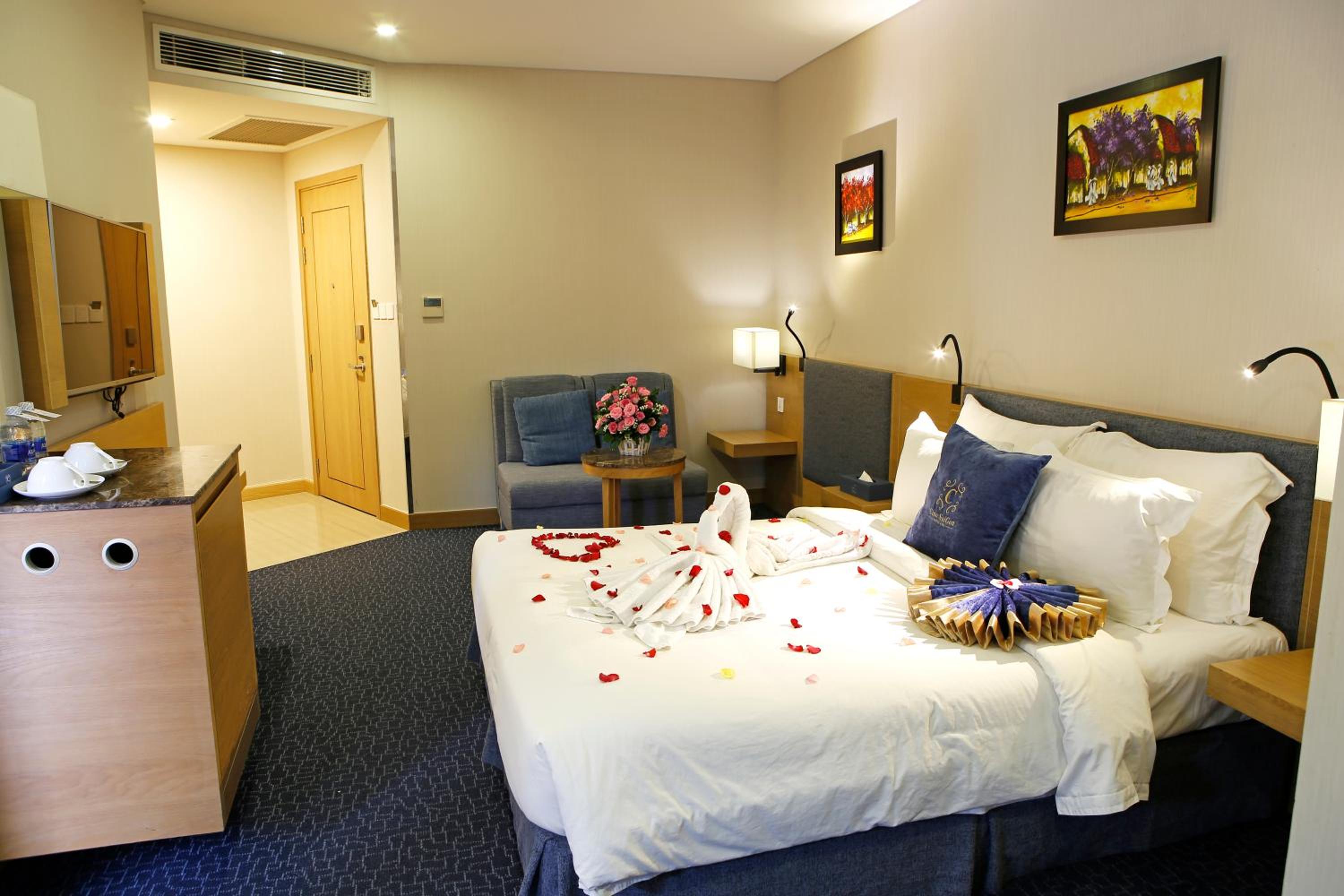 Suite Double with City View