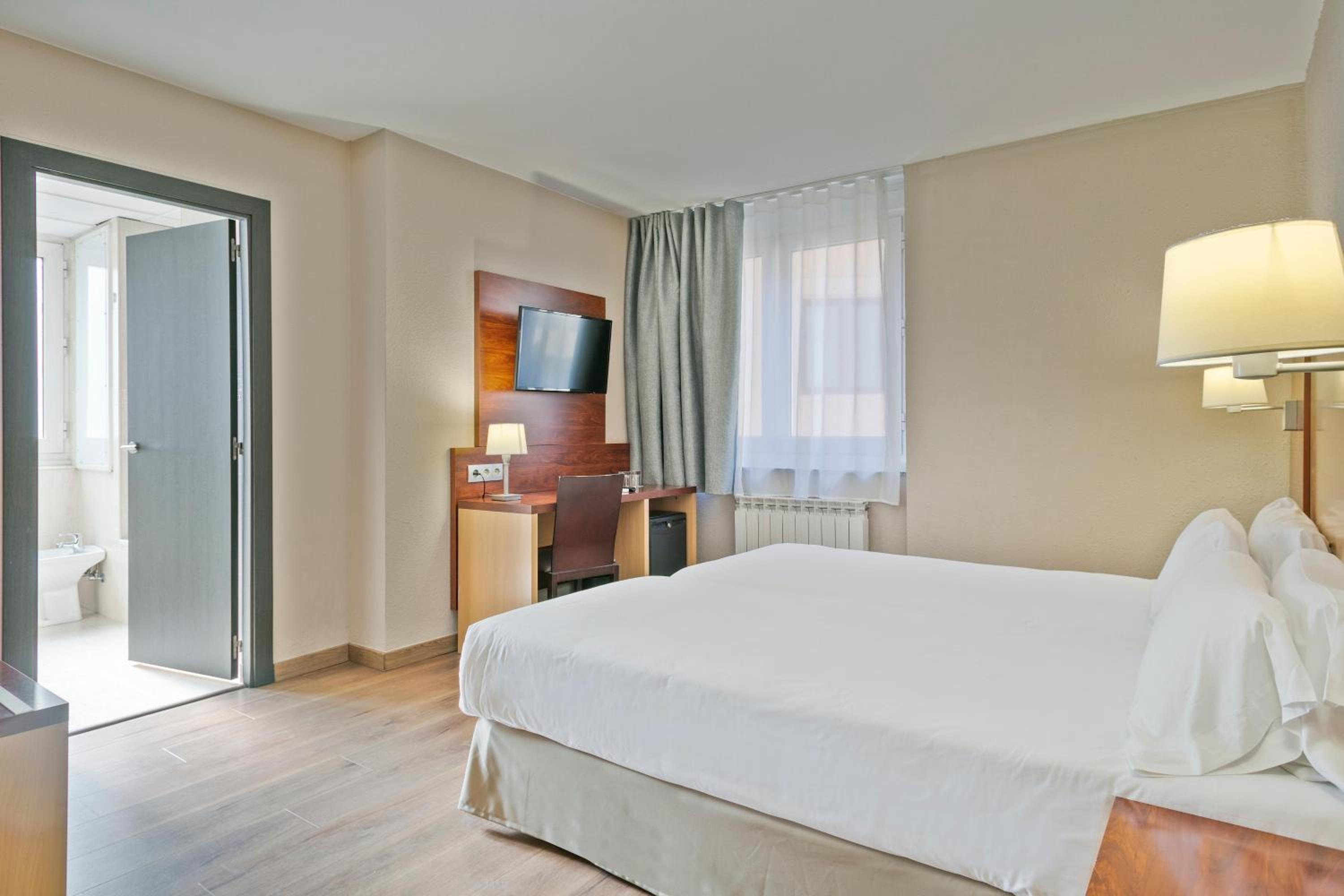 Exterior Double Room (1 or 2 Adults)