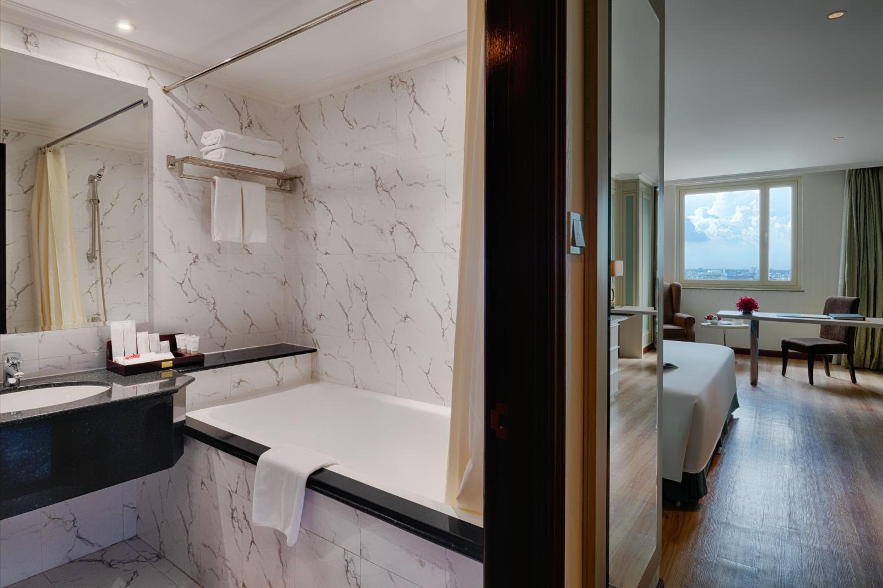 Deluxe Double or Twin Room