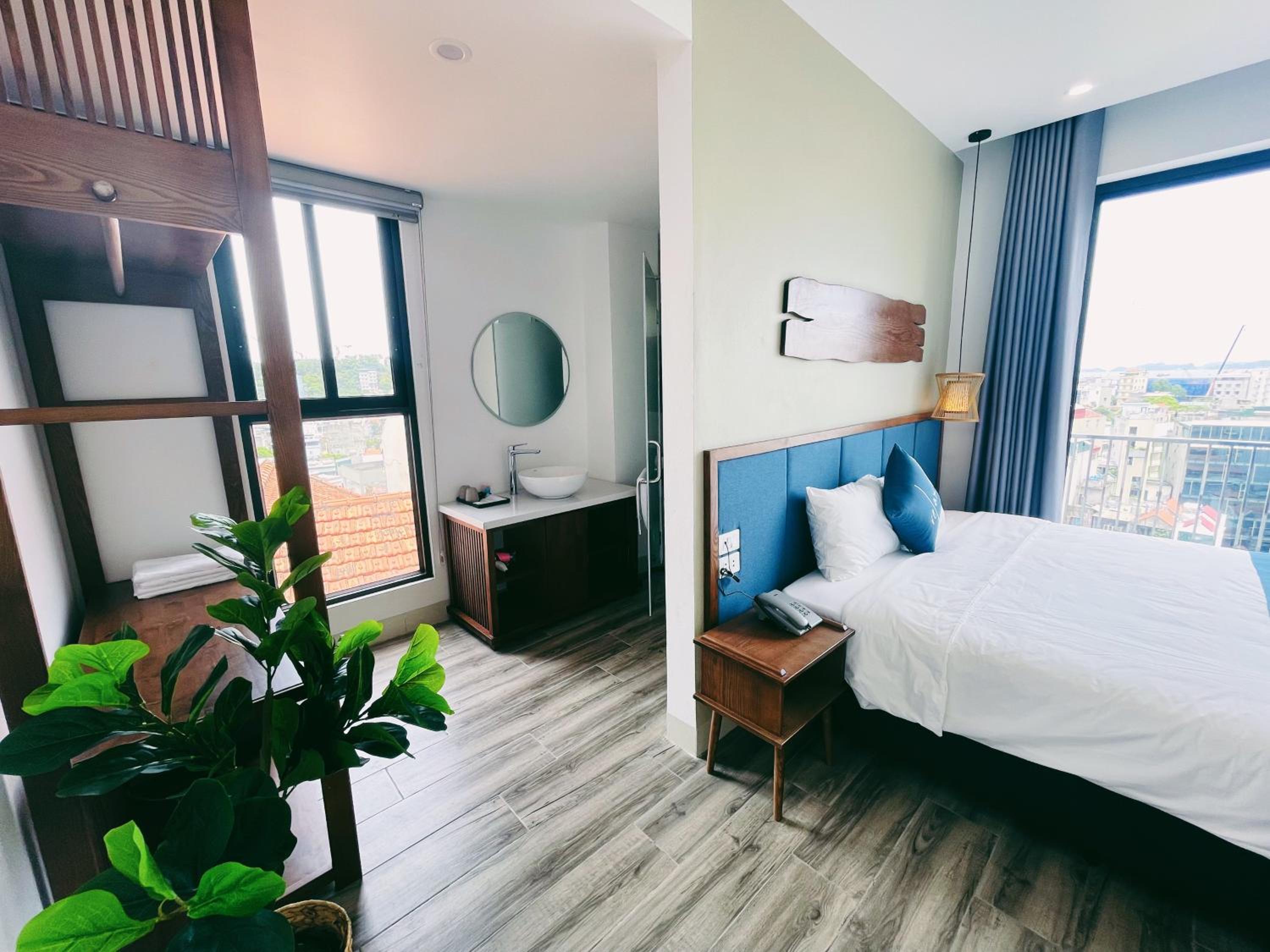 Deluxe Double or Twin Room with Sea View