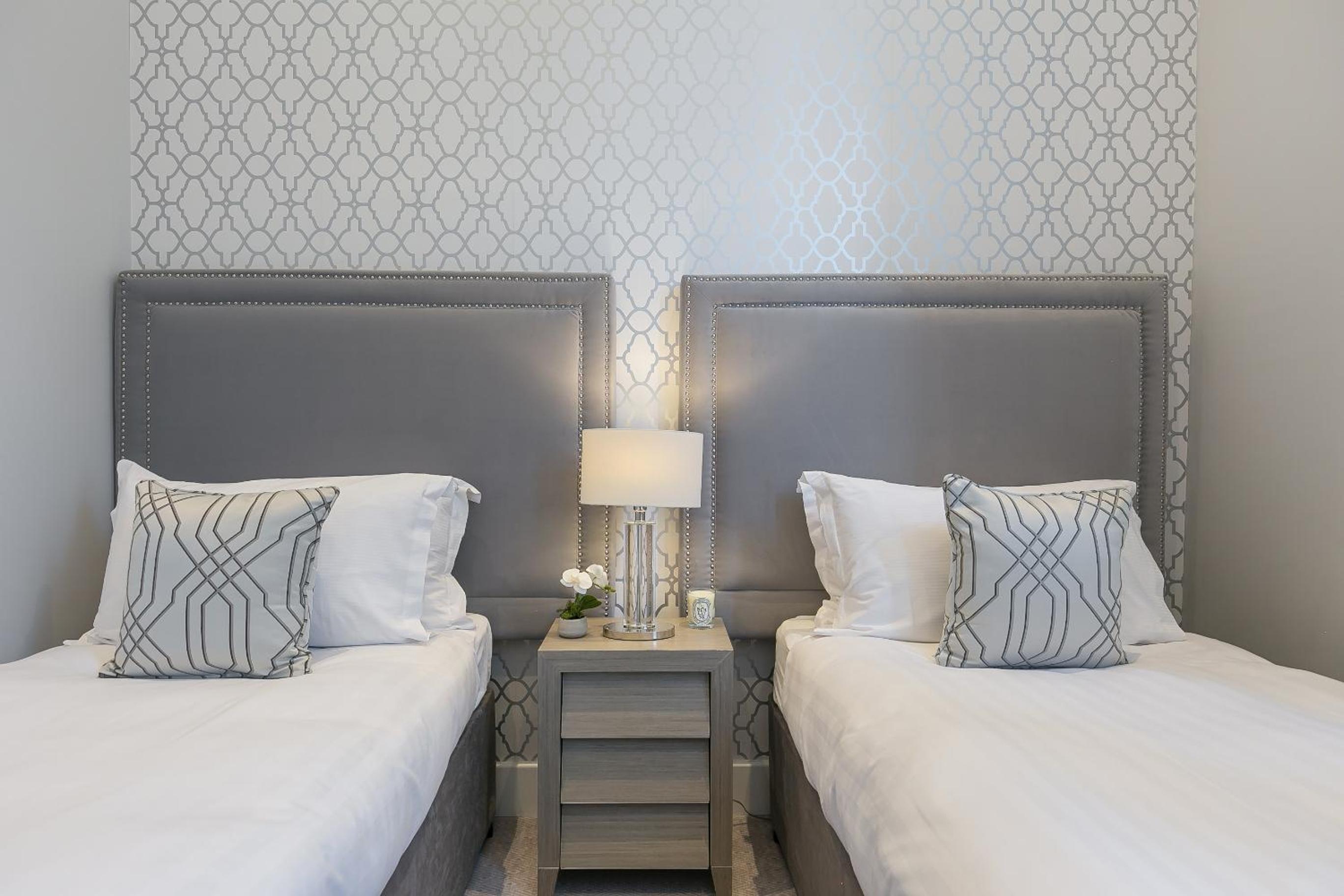 Deluxe Two - Bedroom Apartment with Balcony