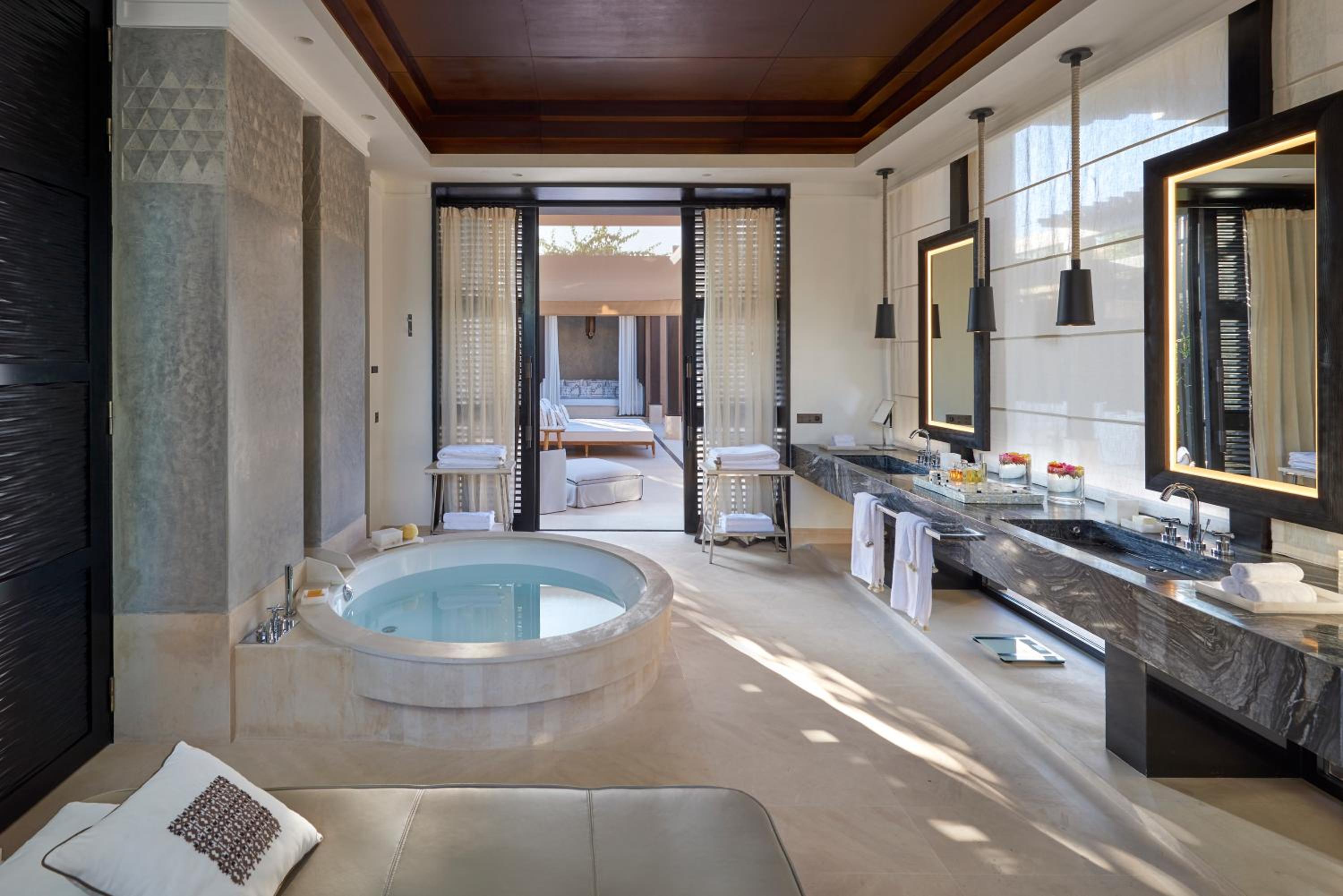 Mandarin Pool Villa