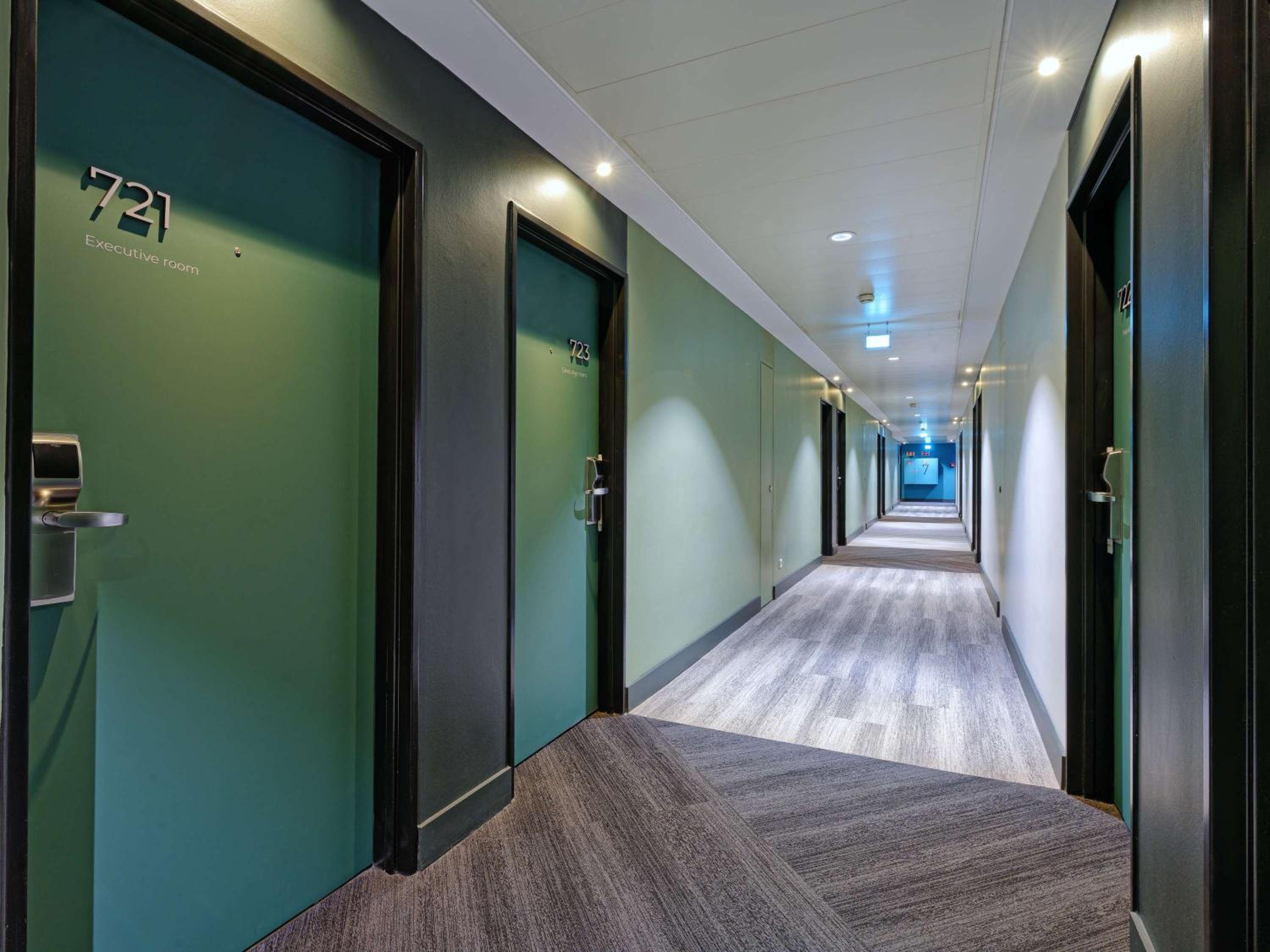 Superior Queen Room with Sofa