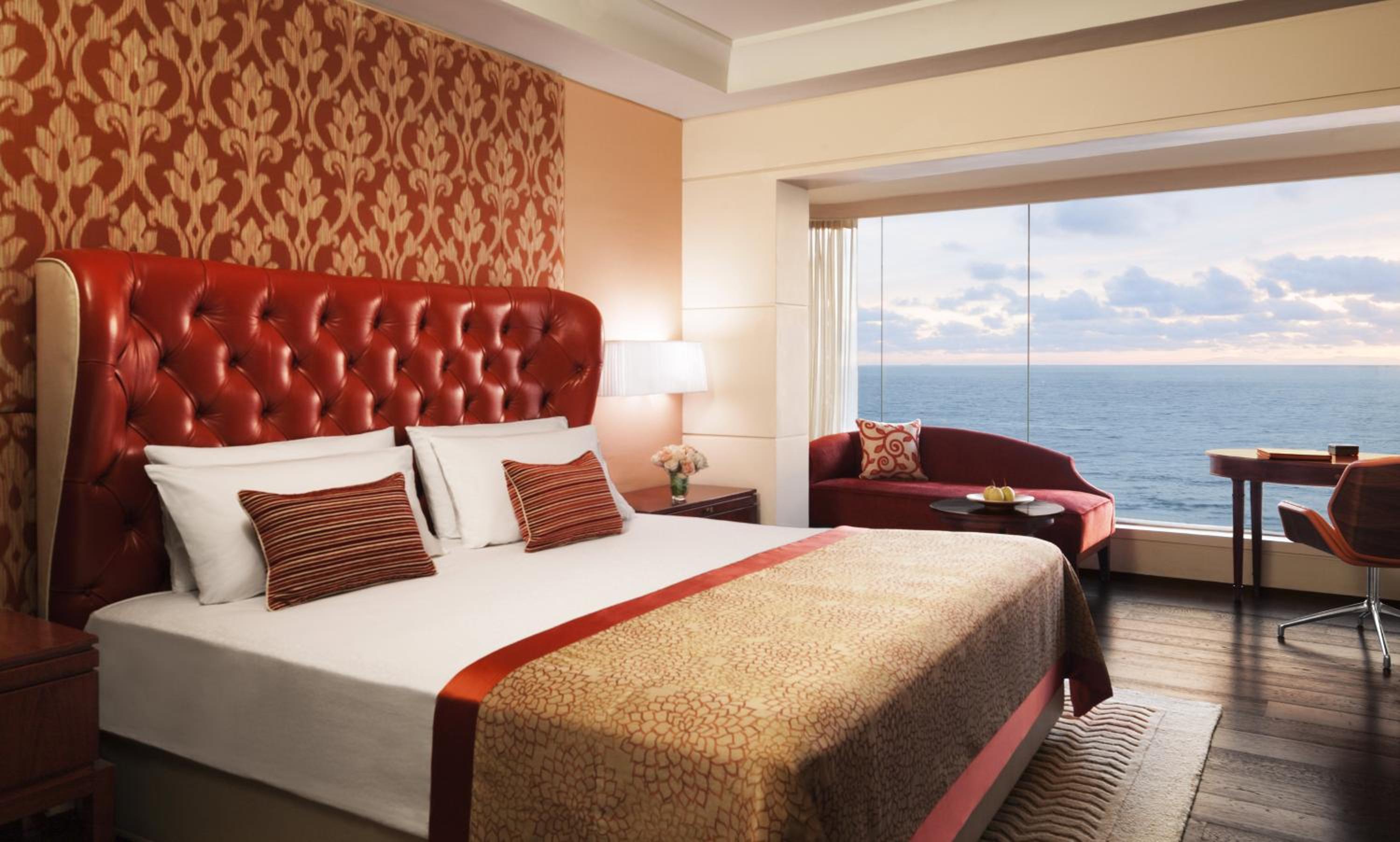 Taj Club Room Ocean View King Bed
