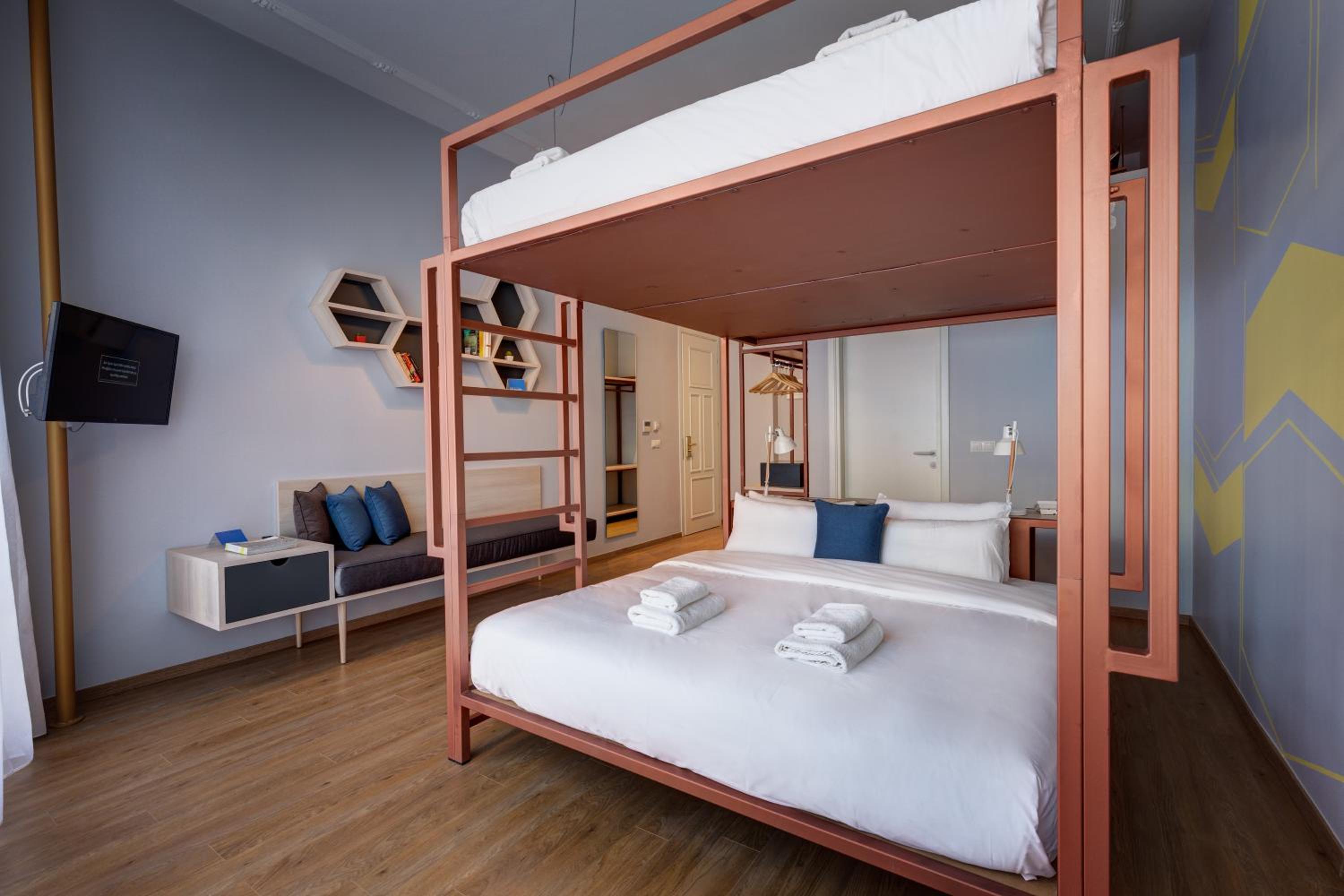XL Loft Room 