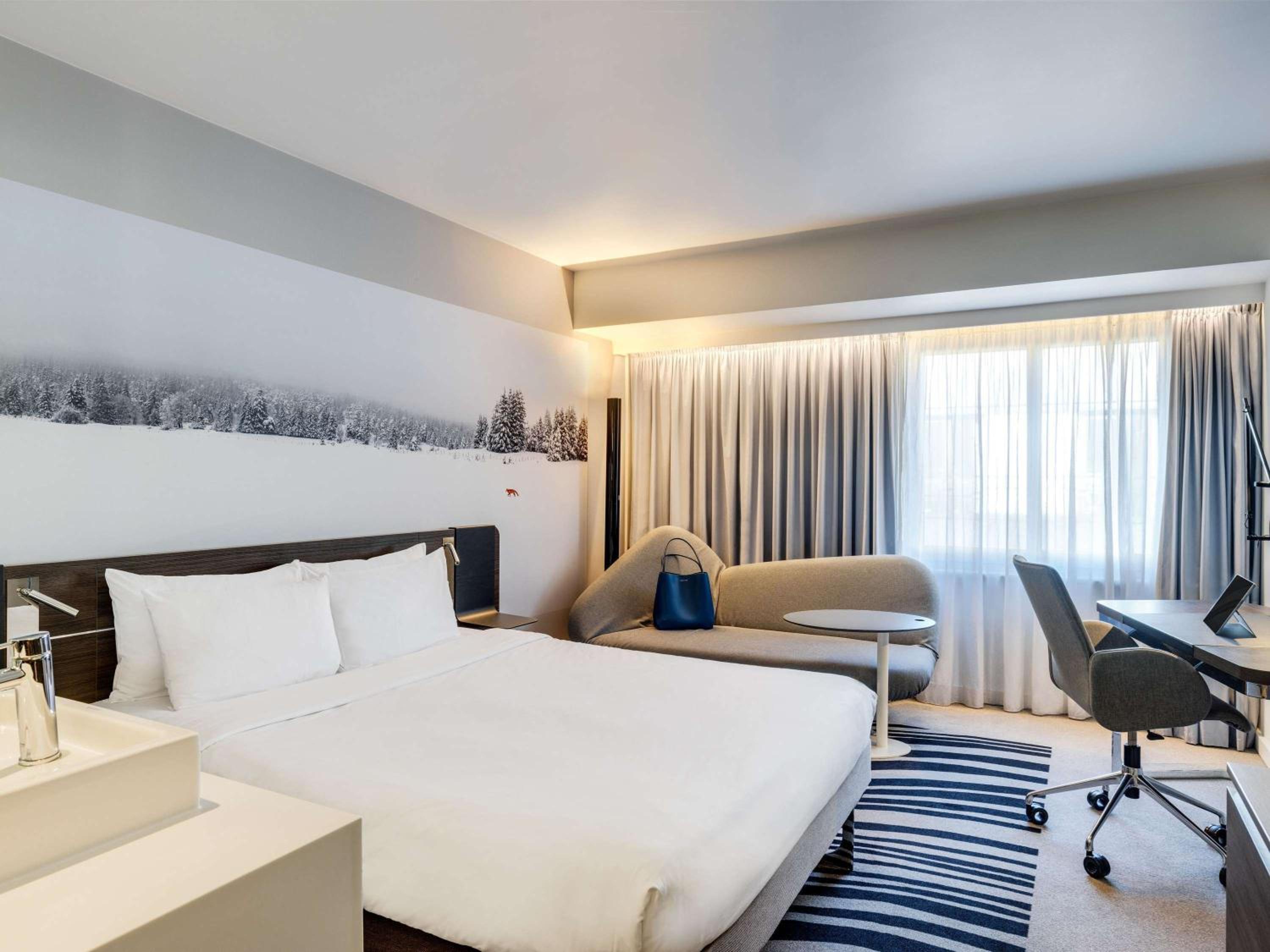 Executive Room with Queen Bed