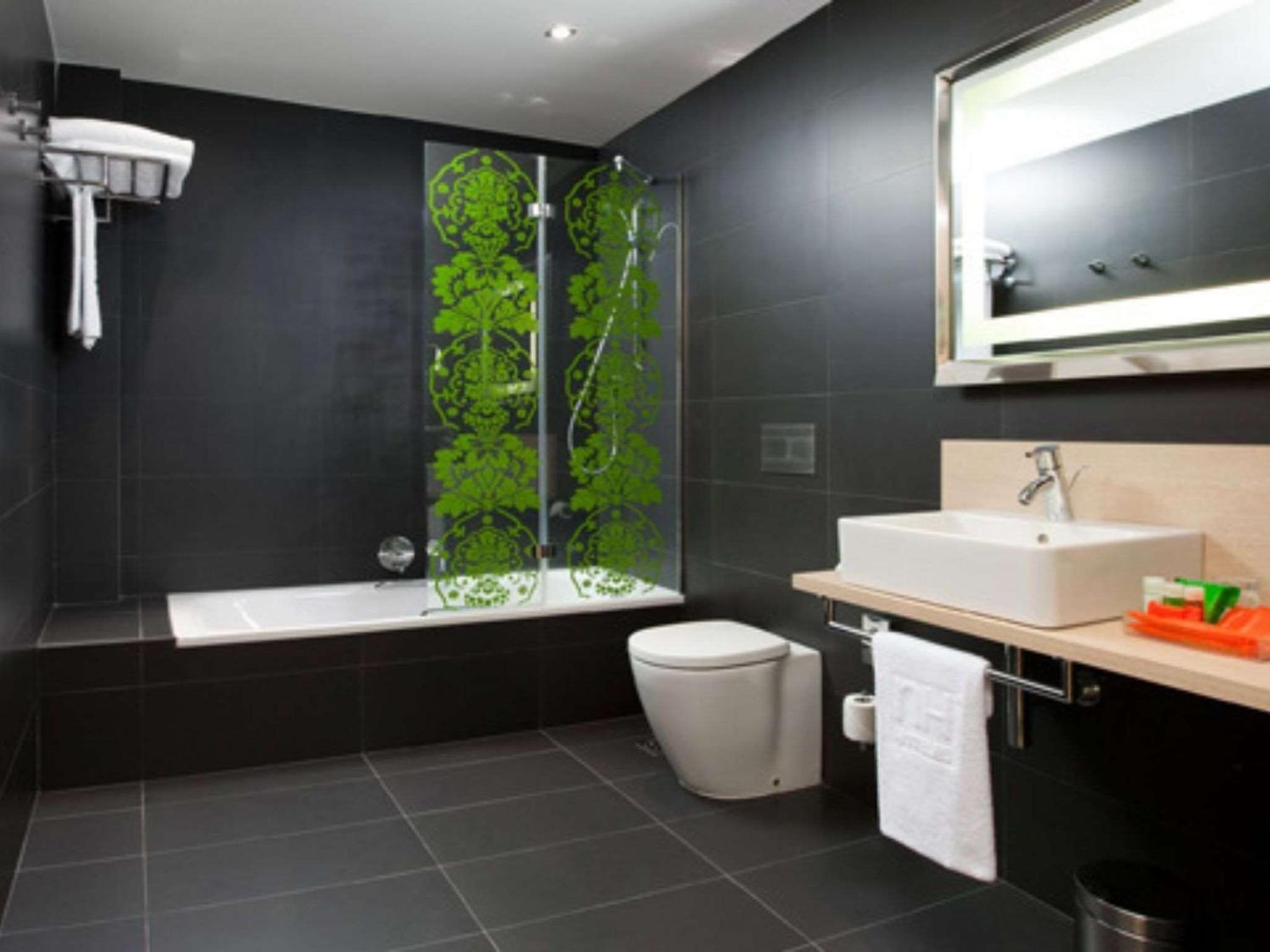 Family Adjoining Room (2 Adults + 2 Children)