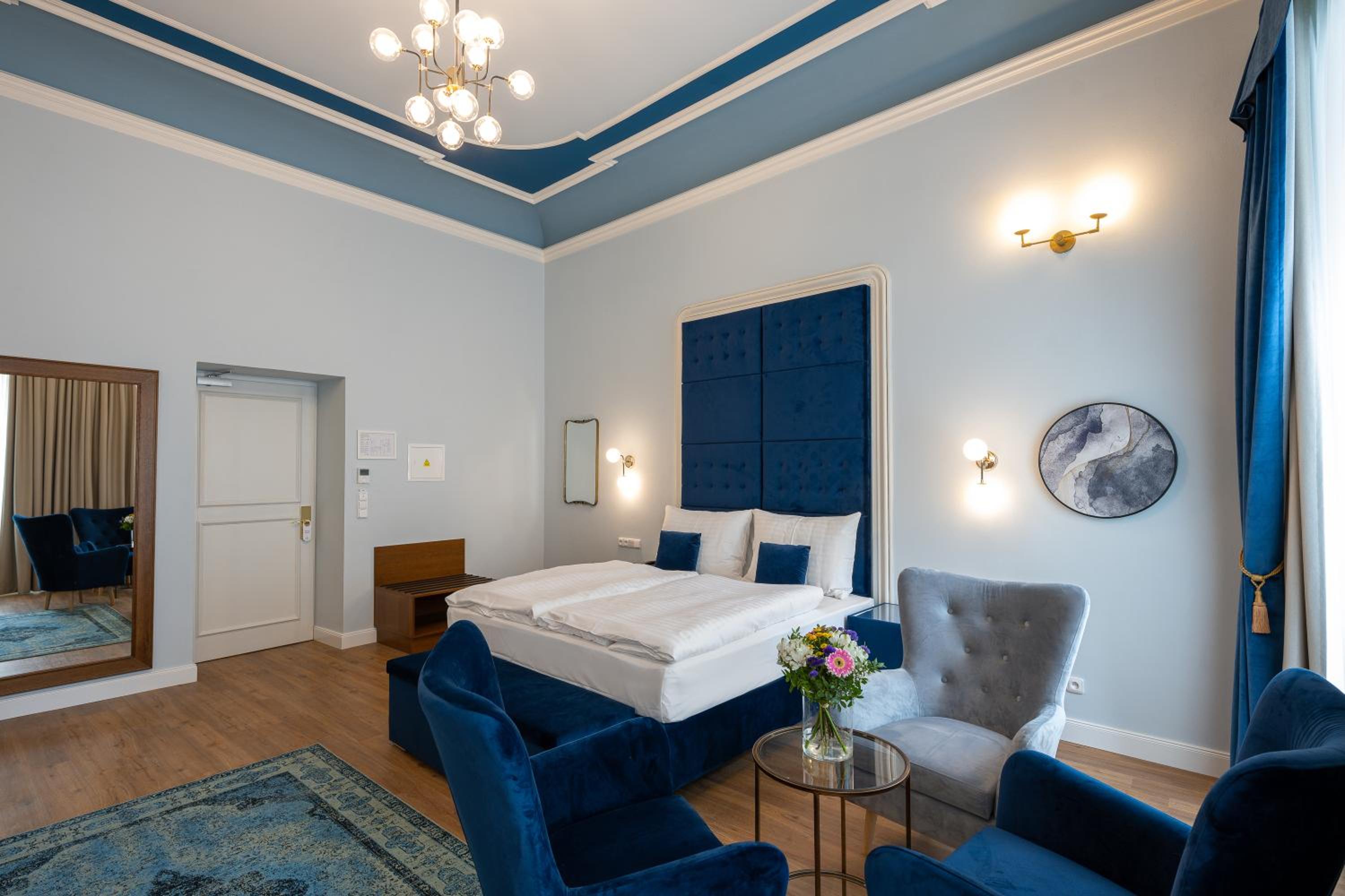 Family Suite with Street View