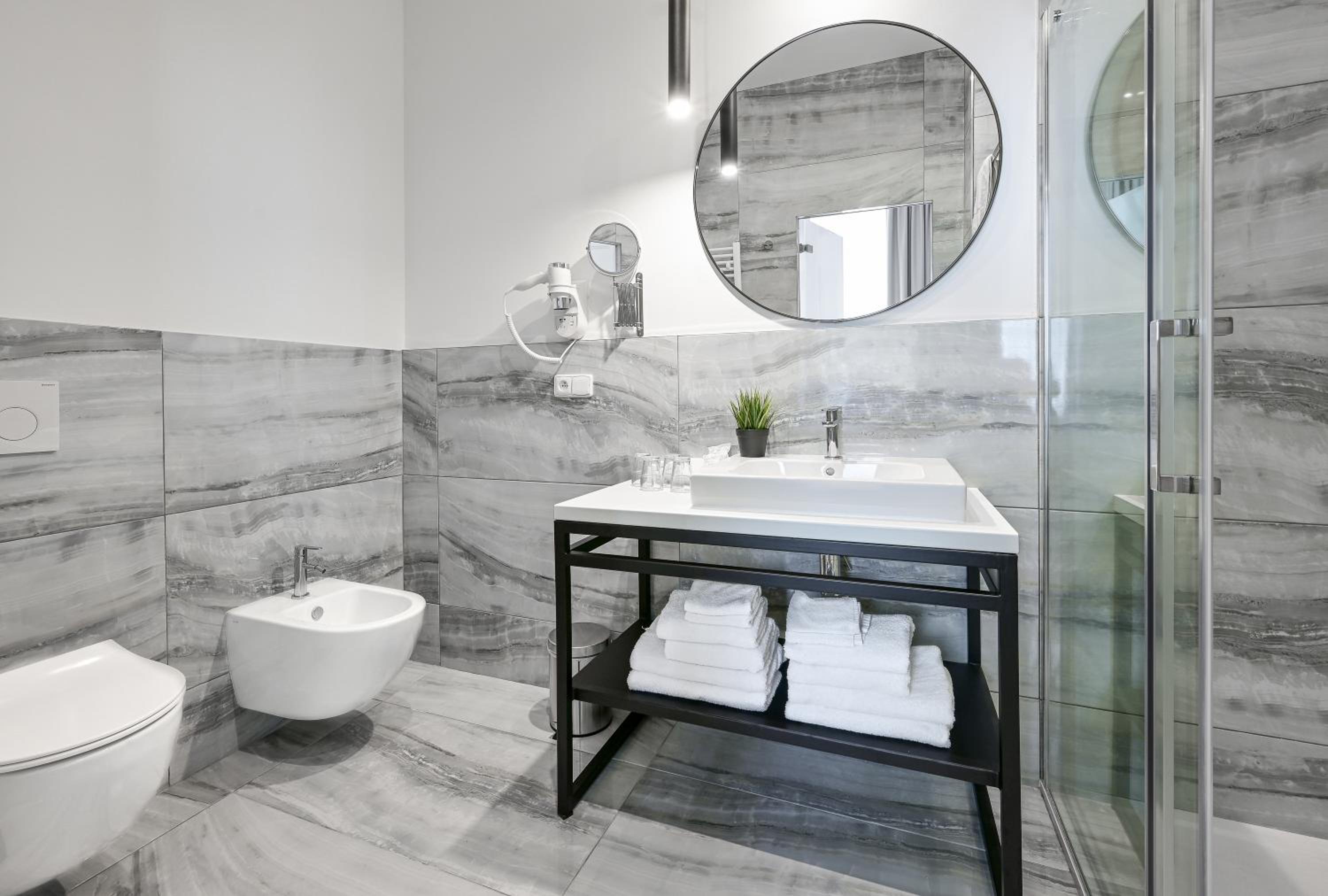 Family Suite with Street View