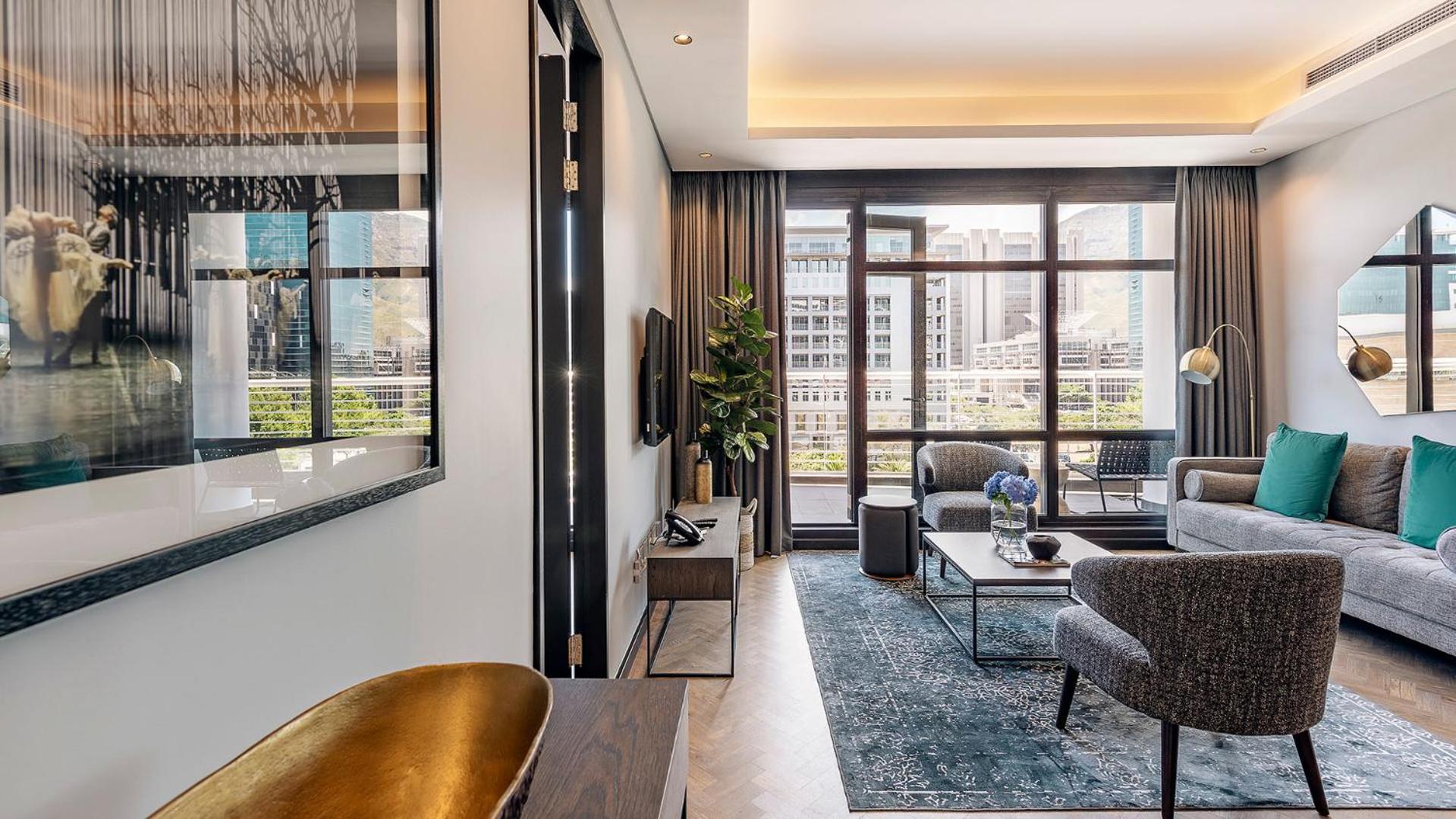 Deluxe Two-Bedroom Apartment with Balcony