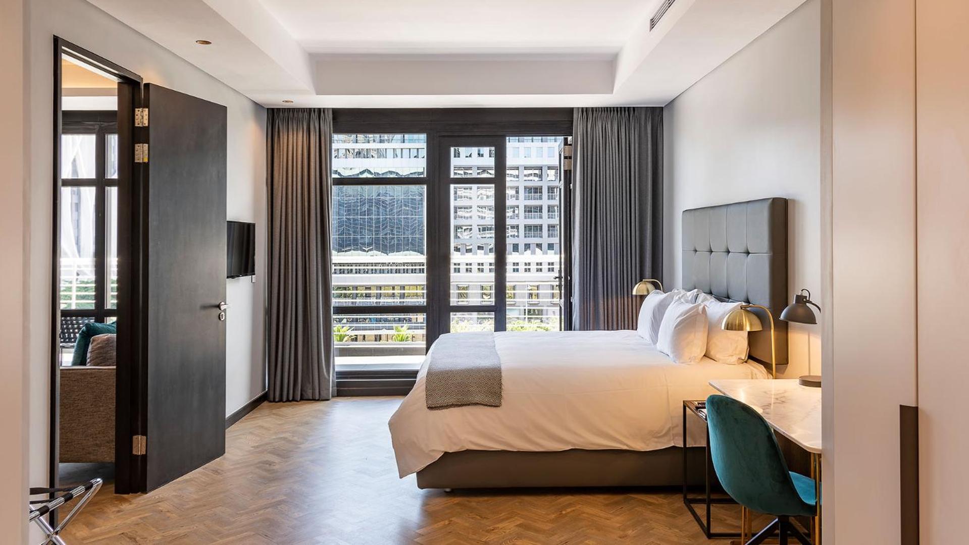 Deluxe Two-Bedroom Apartment with Balcony