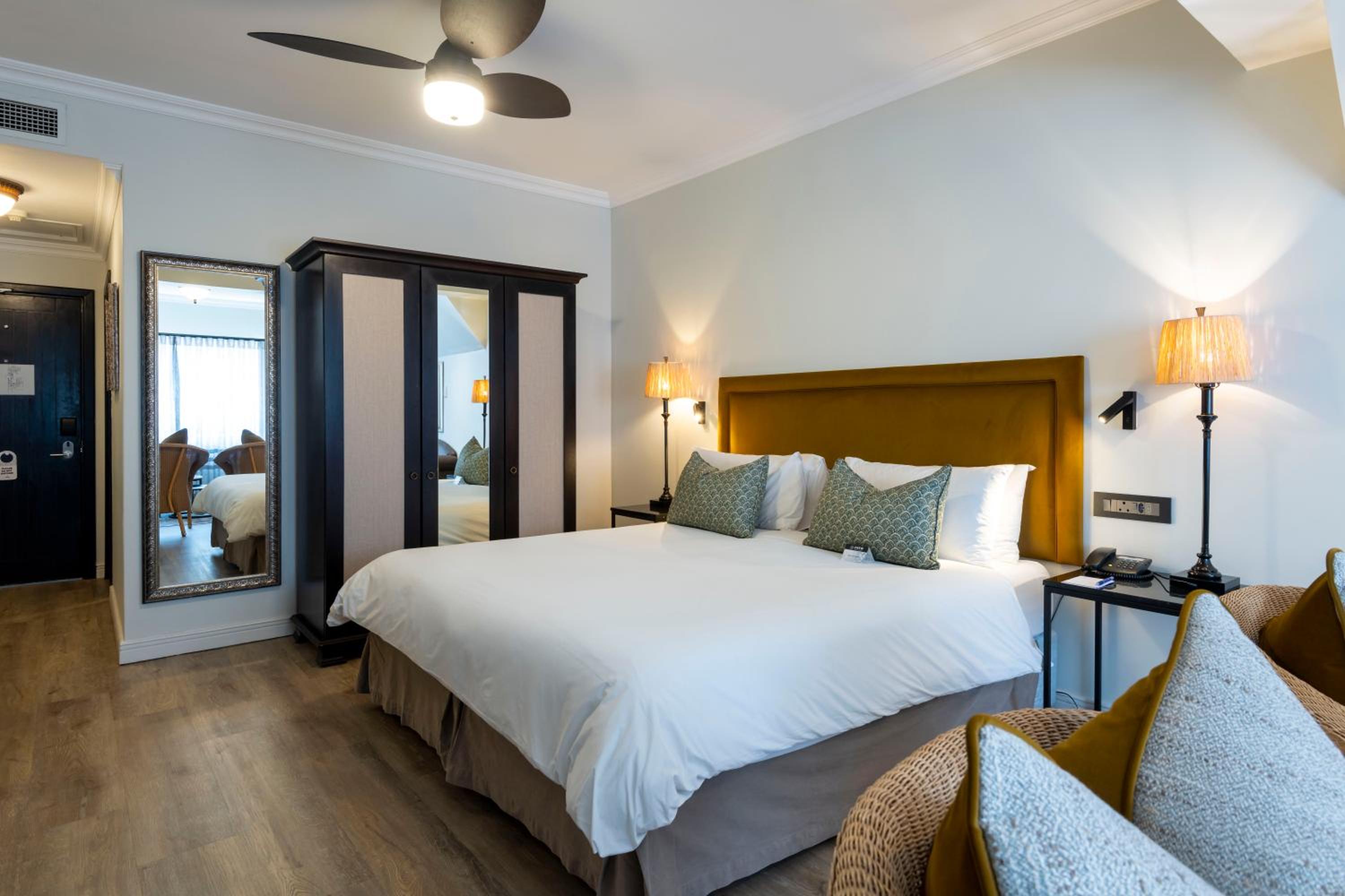 Deluxe King Suite