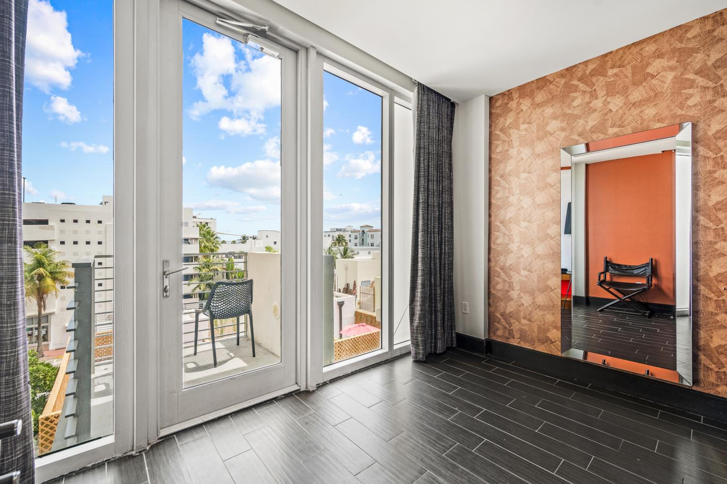 King Suite with Balcony ADA