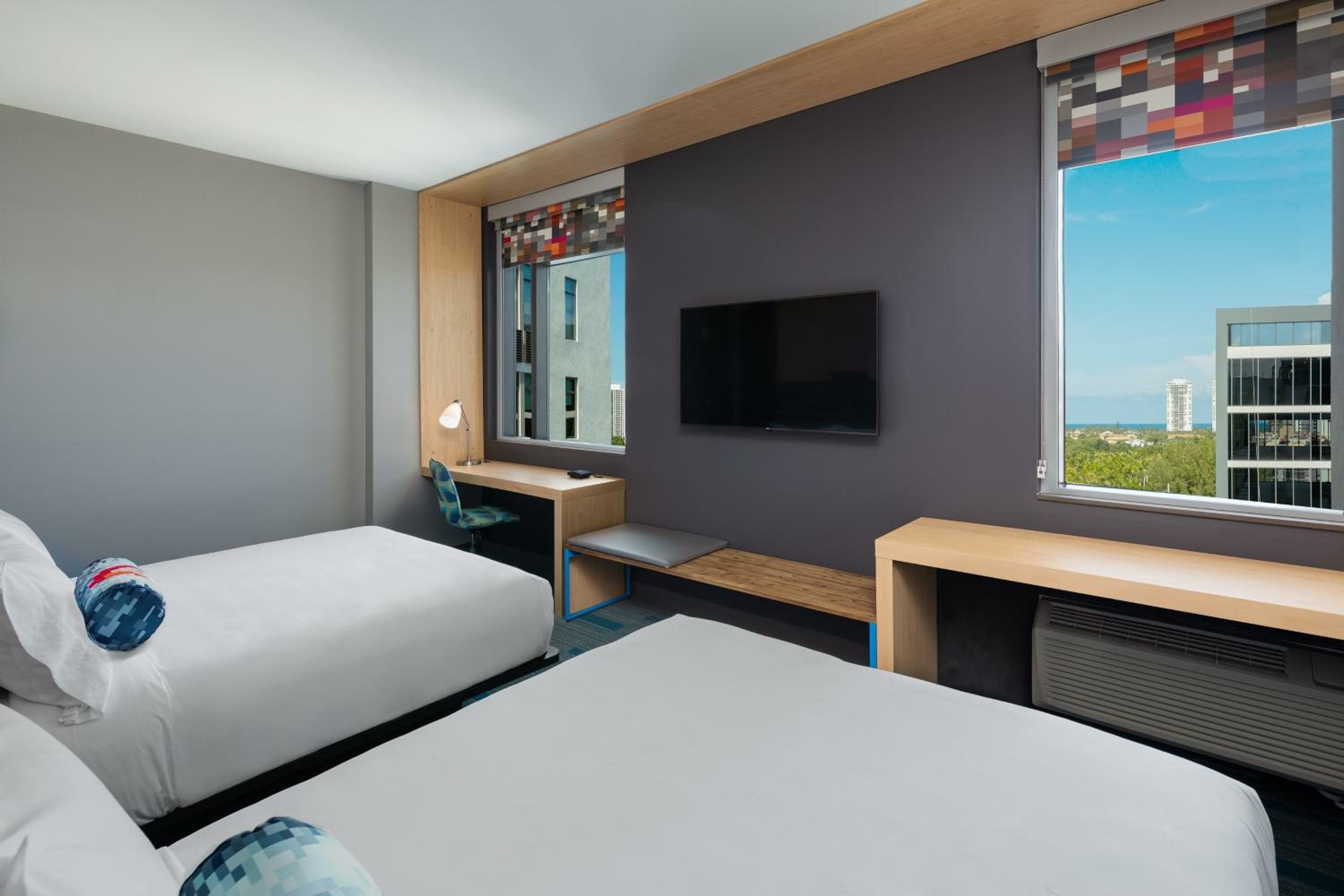 Aloft, Guest room, 2 Queen