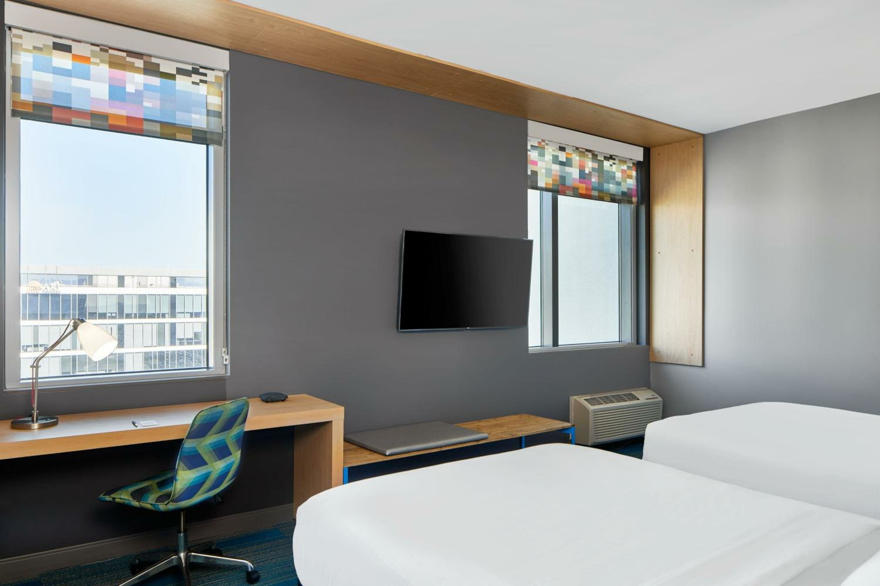 Aloft, Guest room, 2 Queen