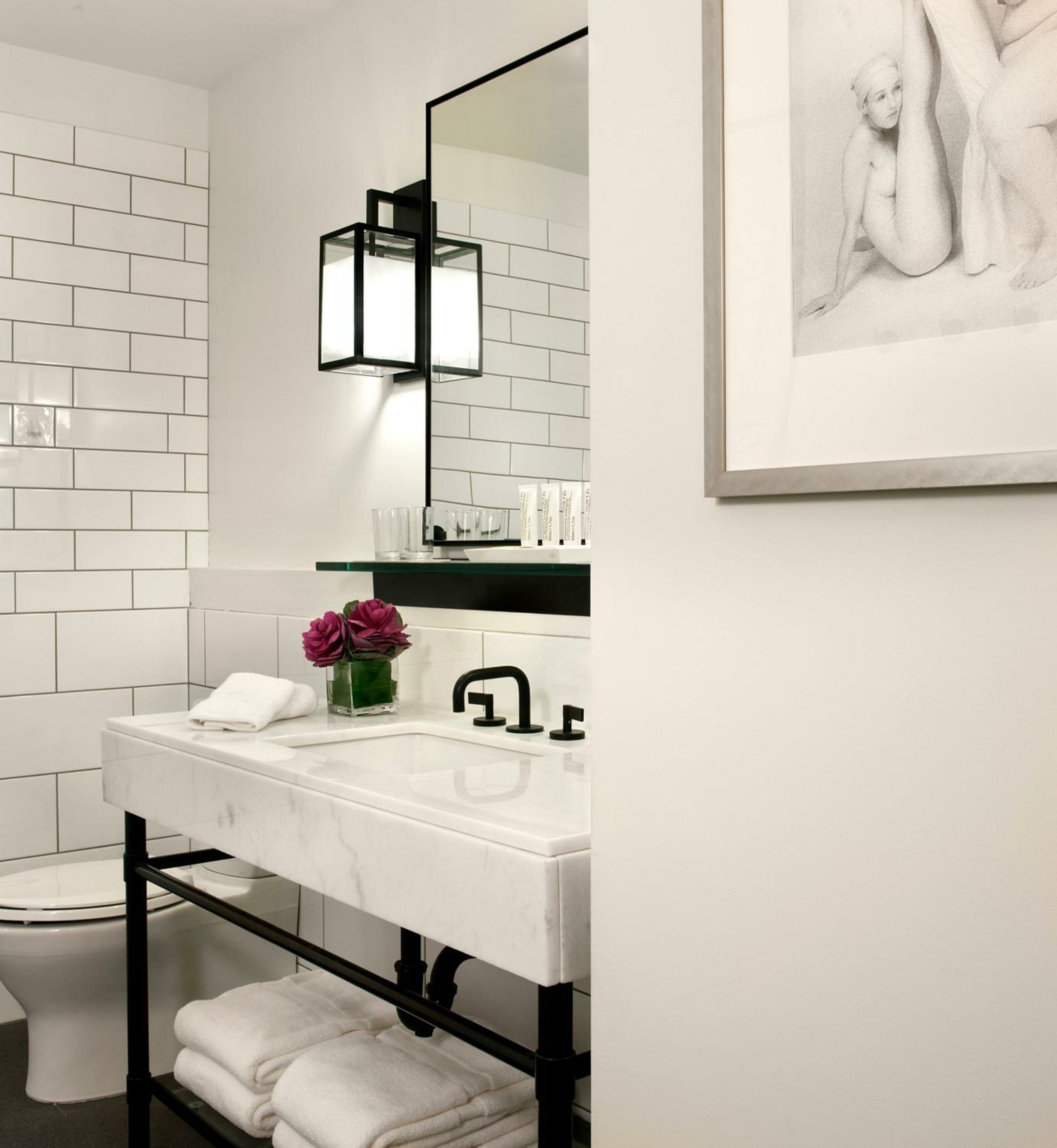 Deluxe Double Queen Room with Roll-In Shower