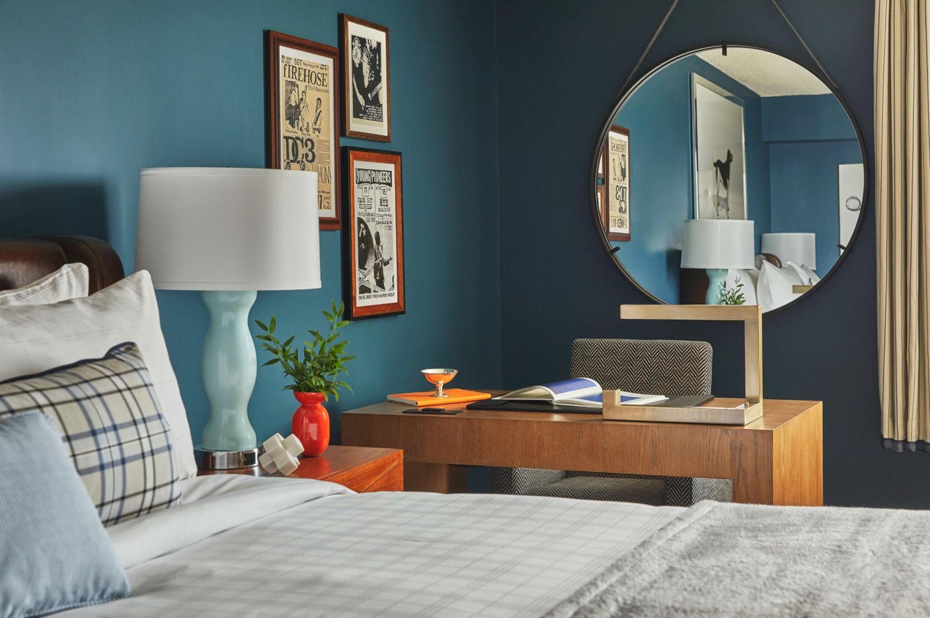 King Room with Bath Tub - Mobility Access