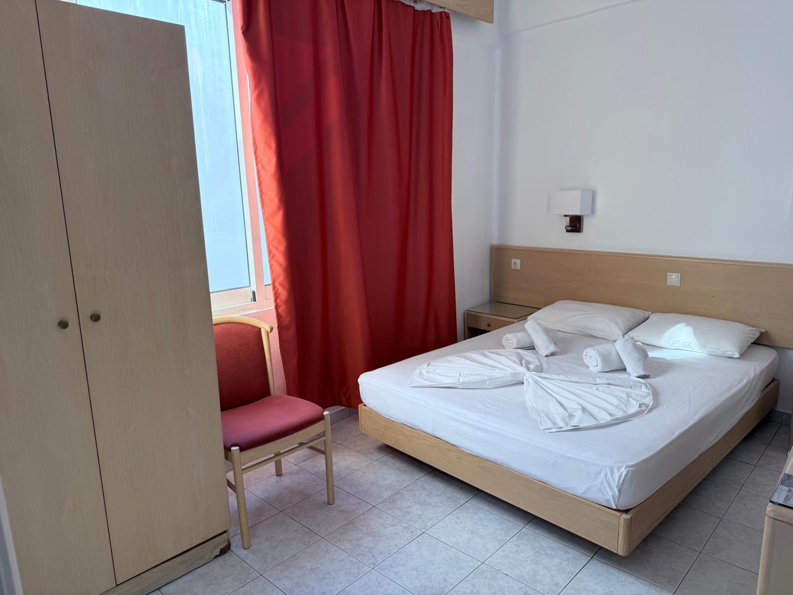 Internal Room with Window (no view)