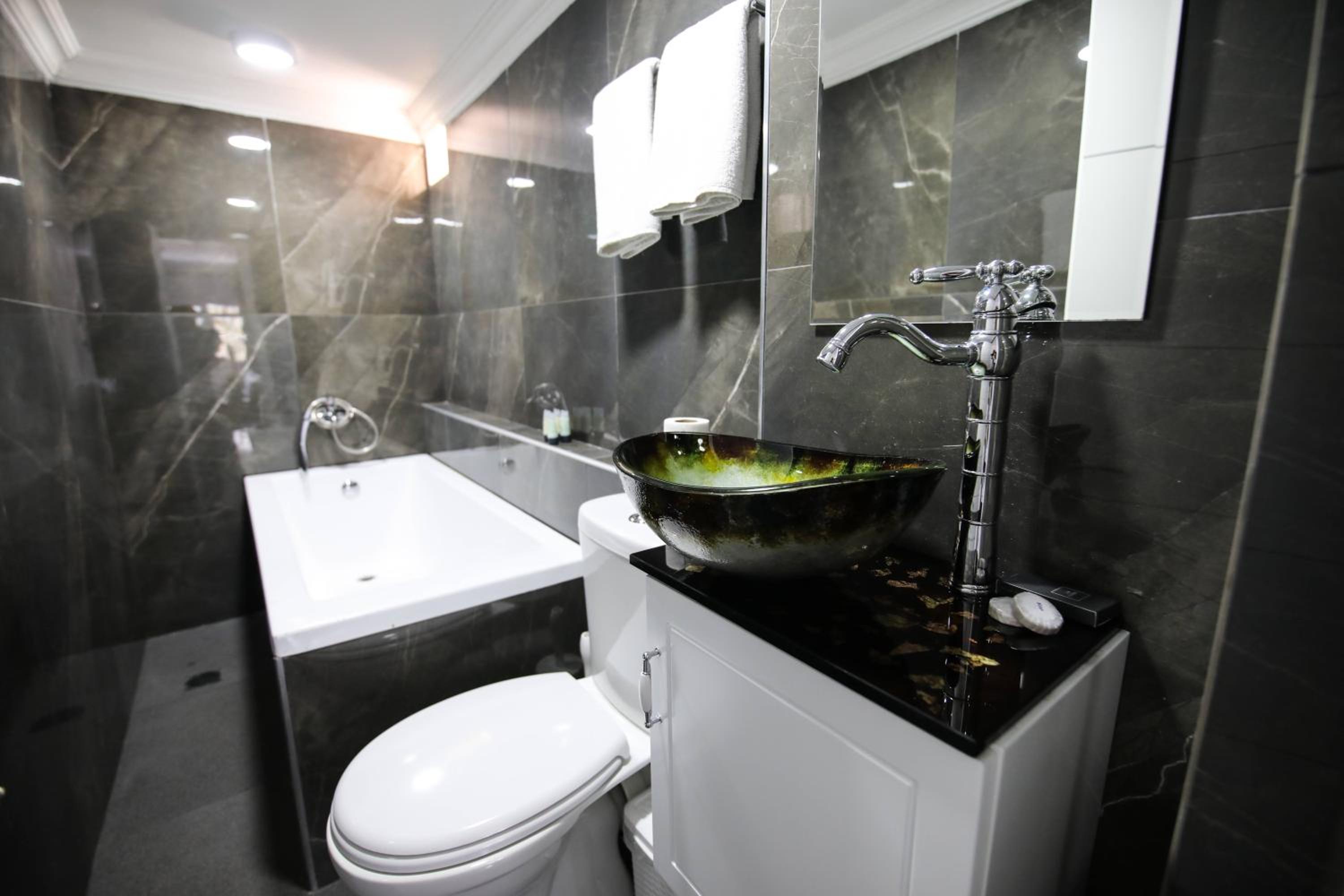 Classic Double Room with Bath