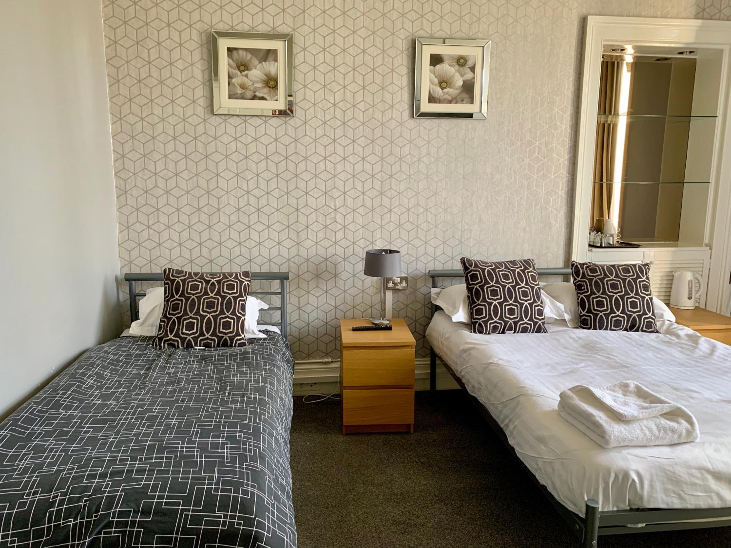 Family Room (3 Adults)